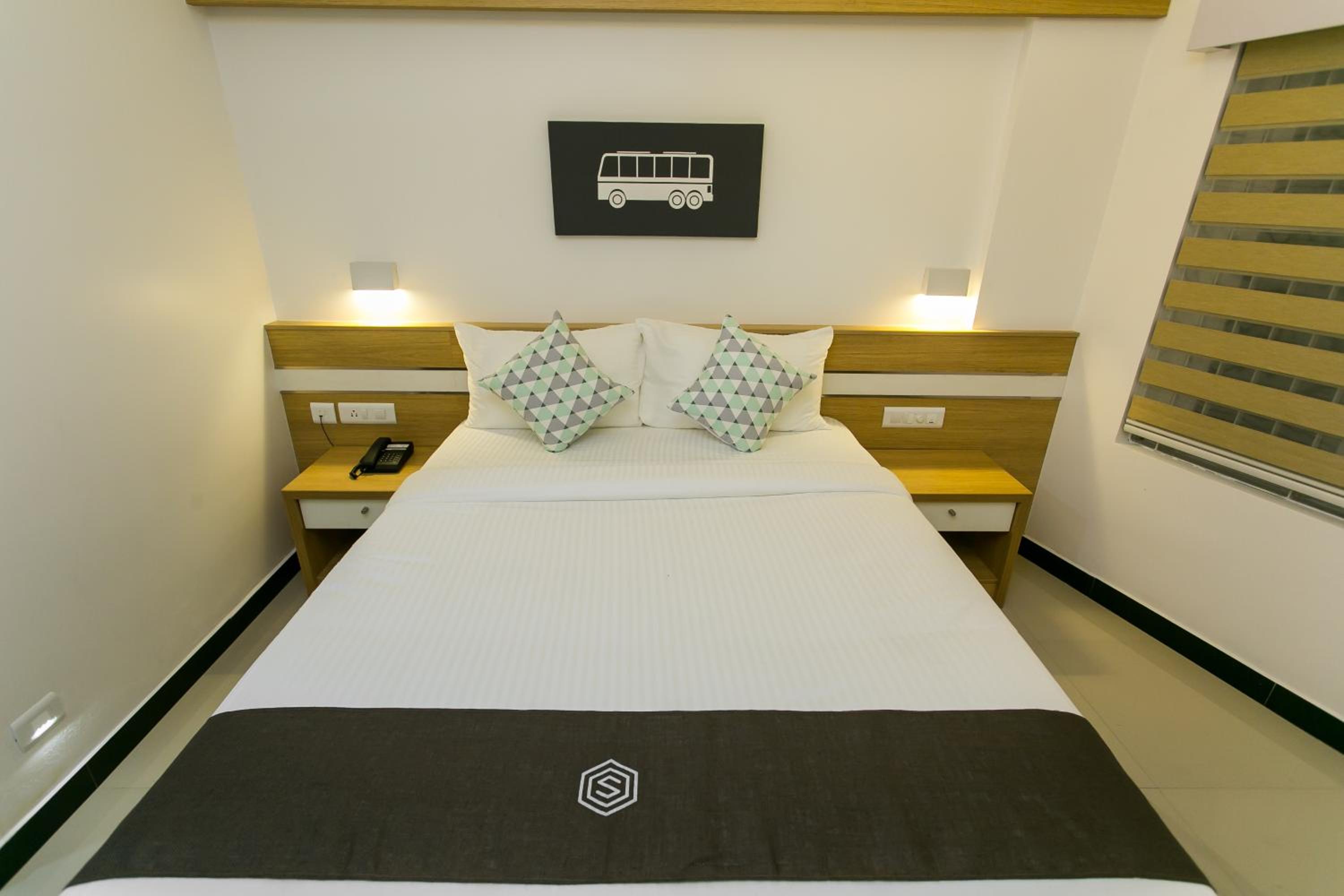 Deluxe Double Room - Photo 17