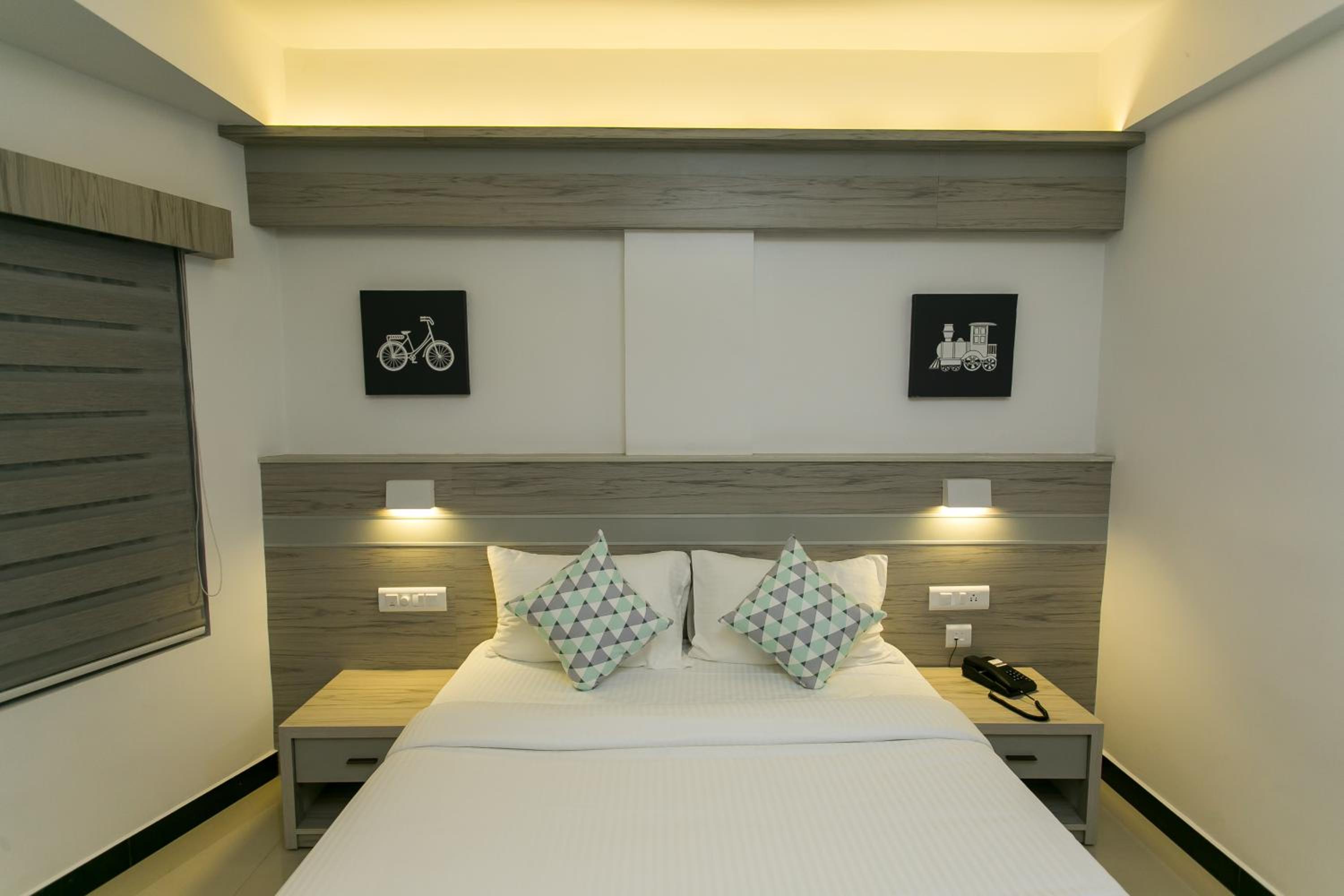 Deluxe Double Room - Photo 16