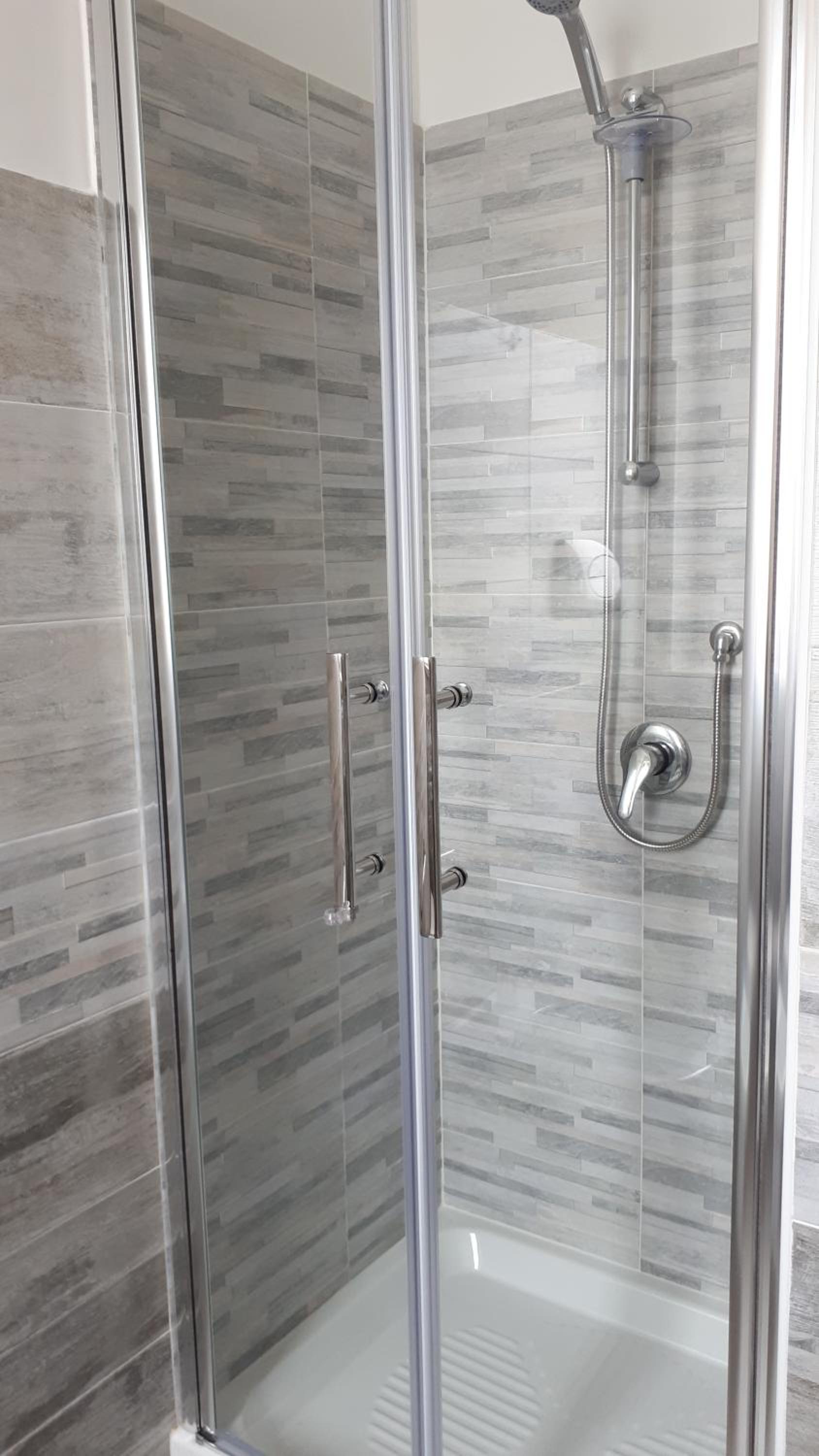 Quadruple Room with Private Bathroom photo 3