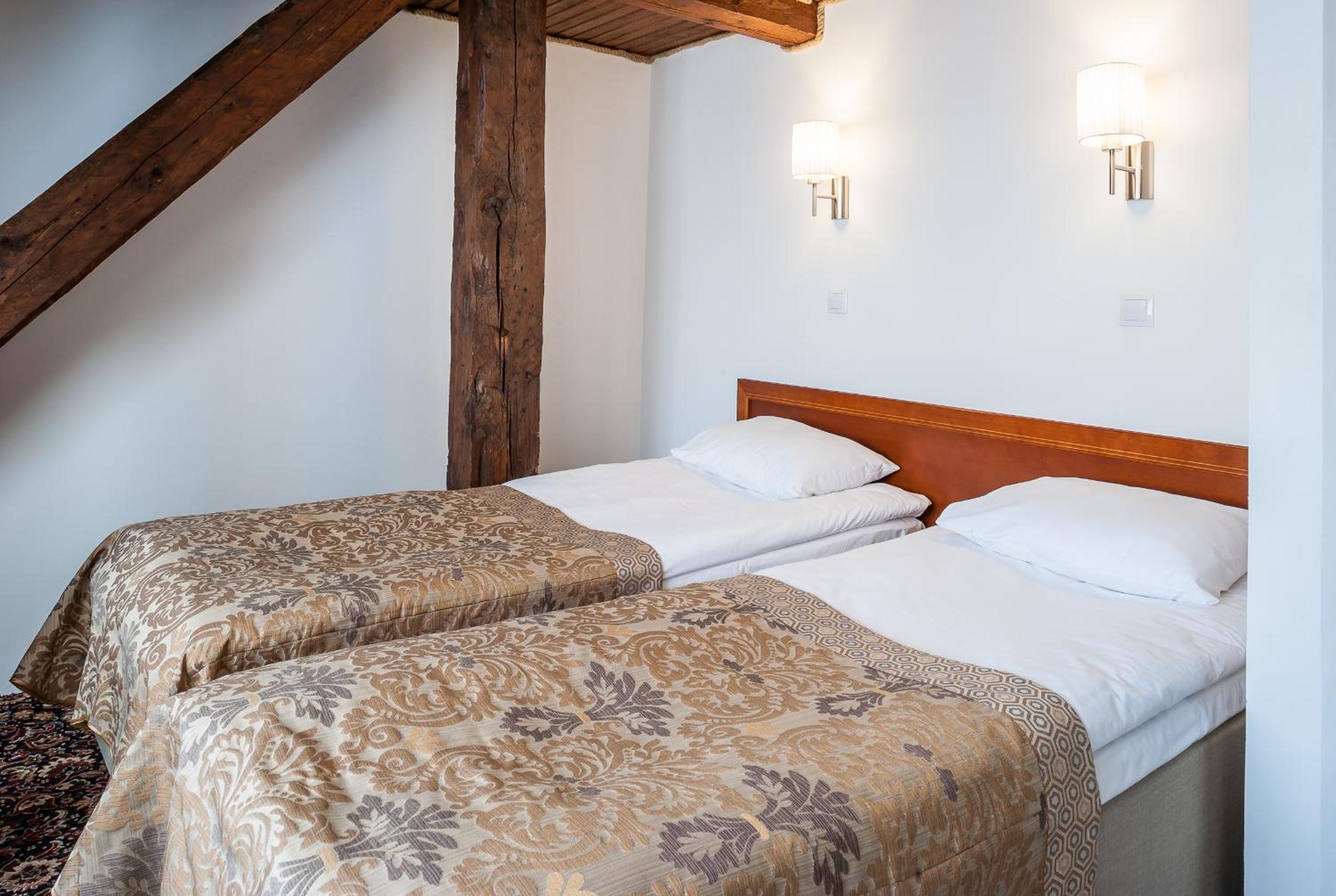 Small Budget Double or Twin Room without Window photo 3