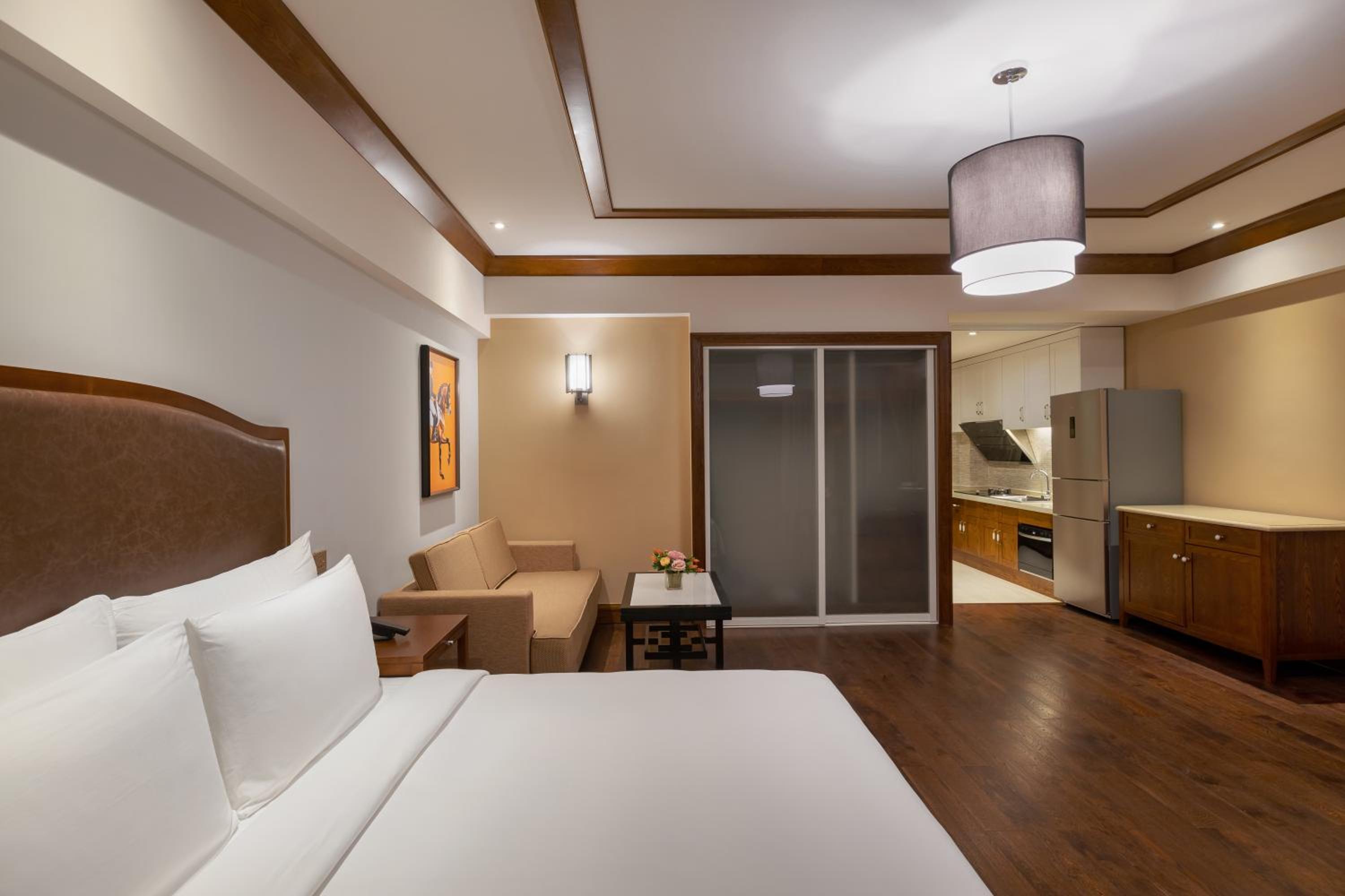 Studio Room with Shwedagon Pagoda View - Photo 2