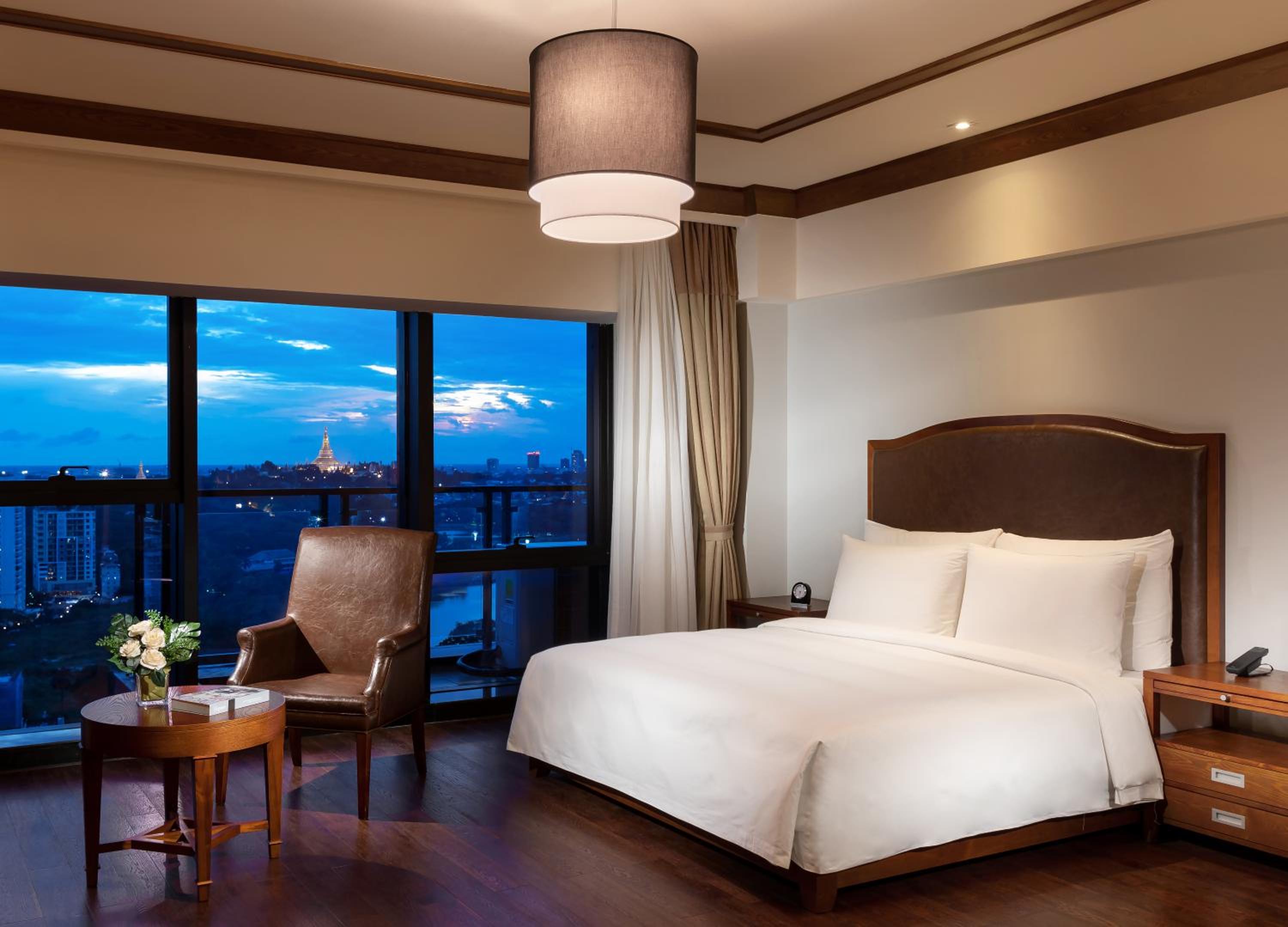 Studio Room with Shwedagon Pagoda View - Photo 3