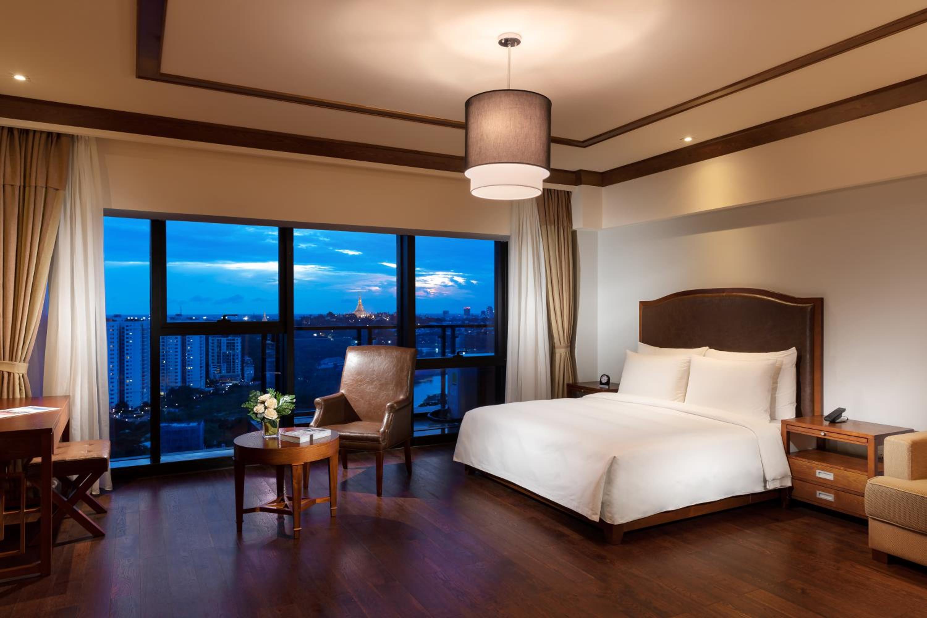 Studio Room with Shwedagon Pagoda View - Photo 12