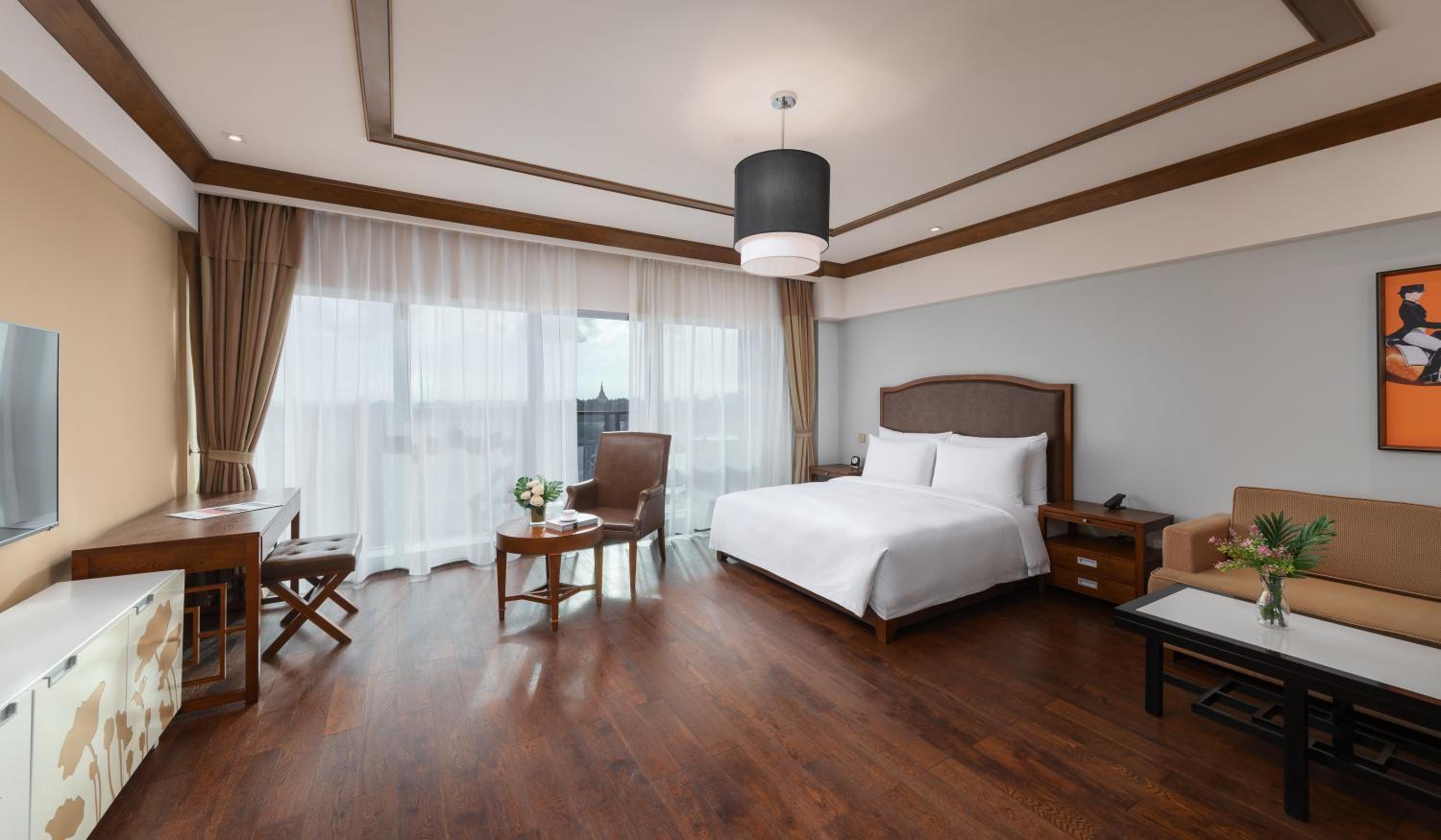 Studio Room with Shwedagon Pagoda View - Photo 4