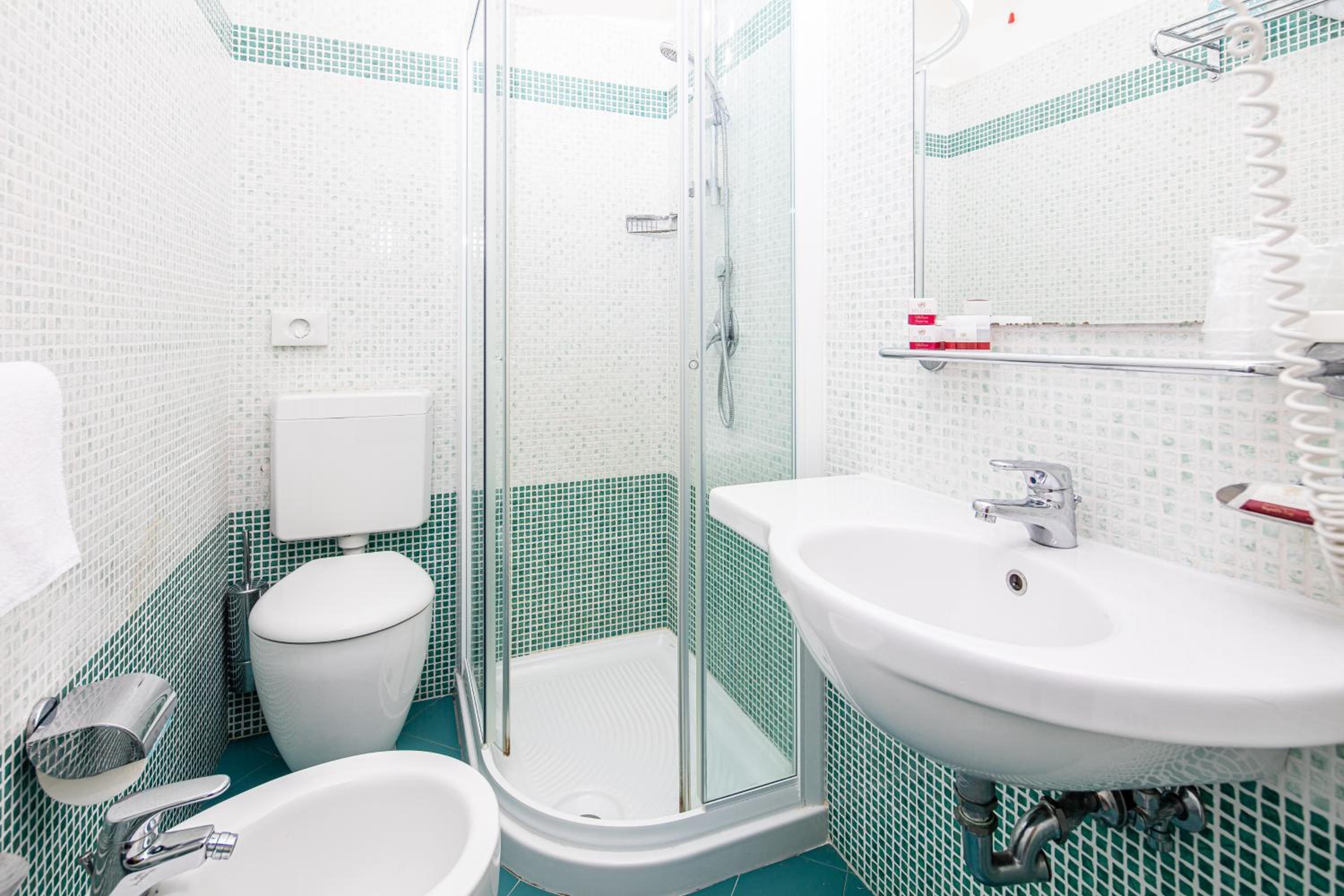 Standard Triple Room - Photo 5