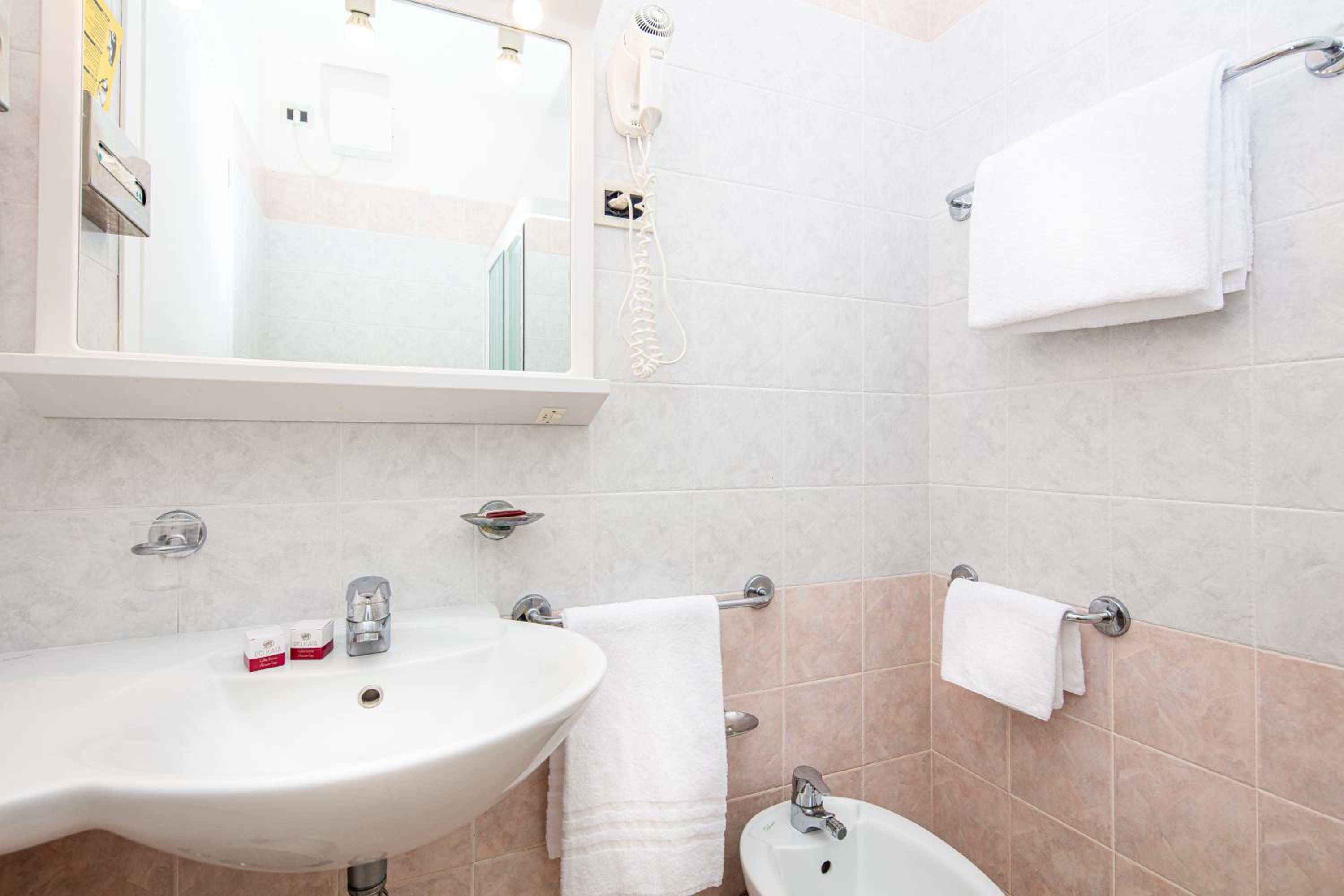 Superior Double Room - Photo 7