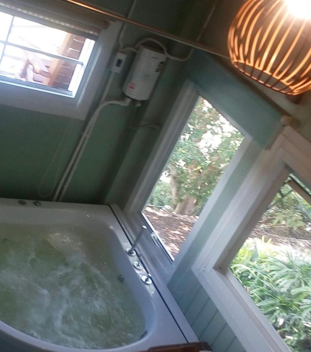 Junior Suite with Pool View - Photo 14