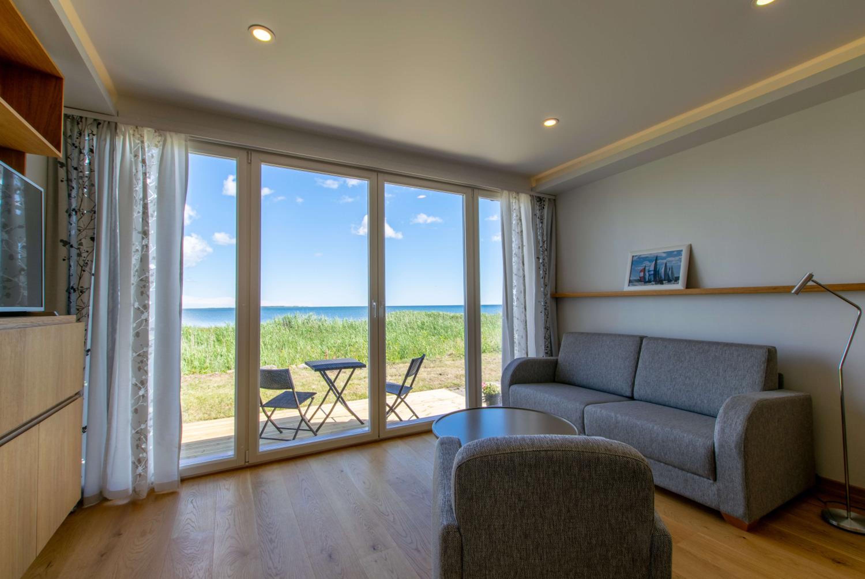 Deluxe Apartment with Sea View photo 2
