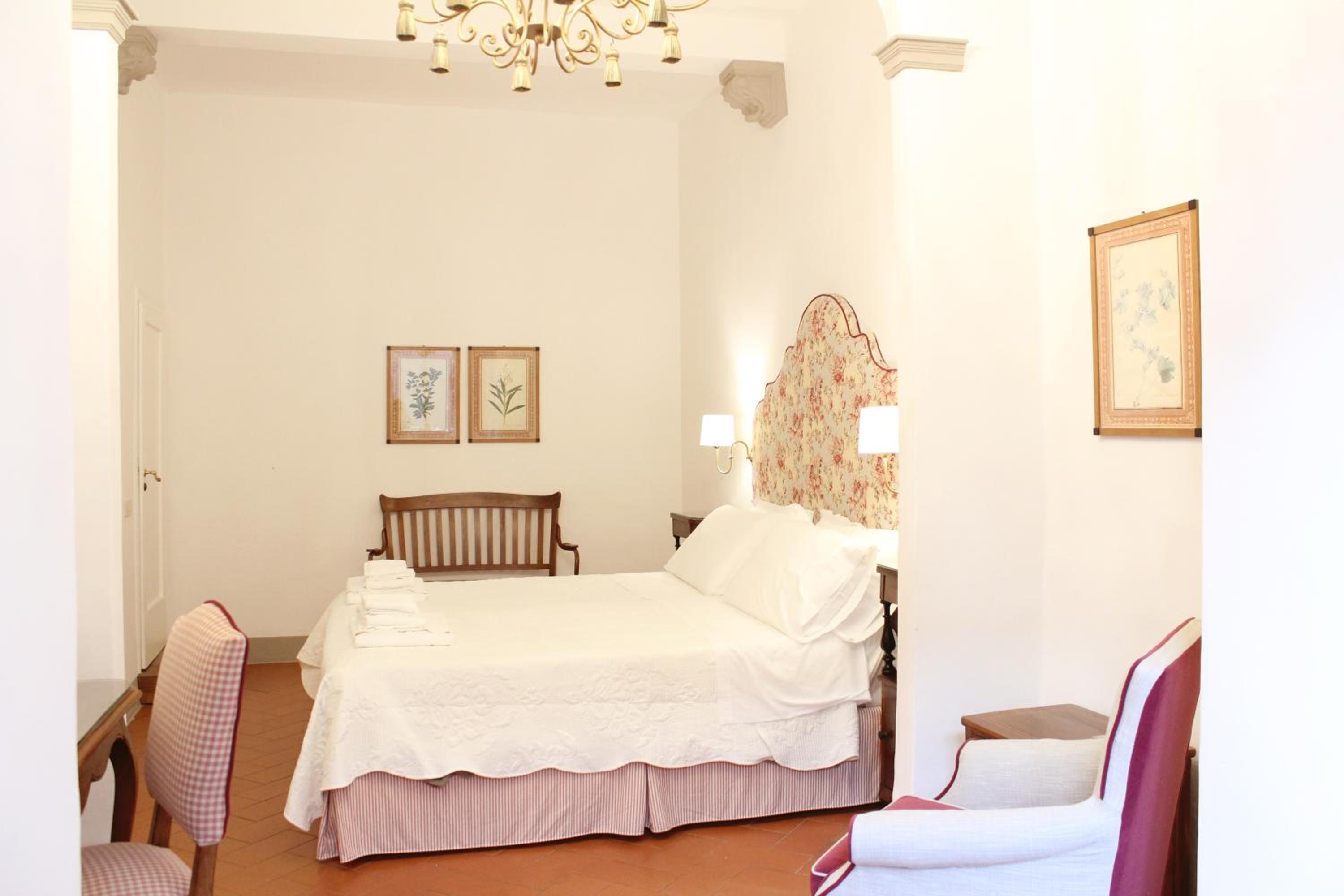 Three-Bedroom Apartment photo 2