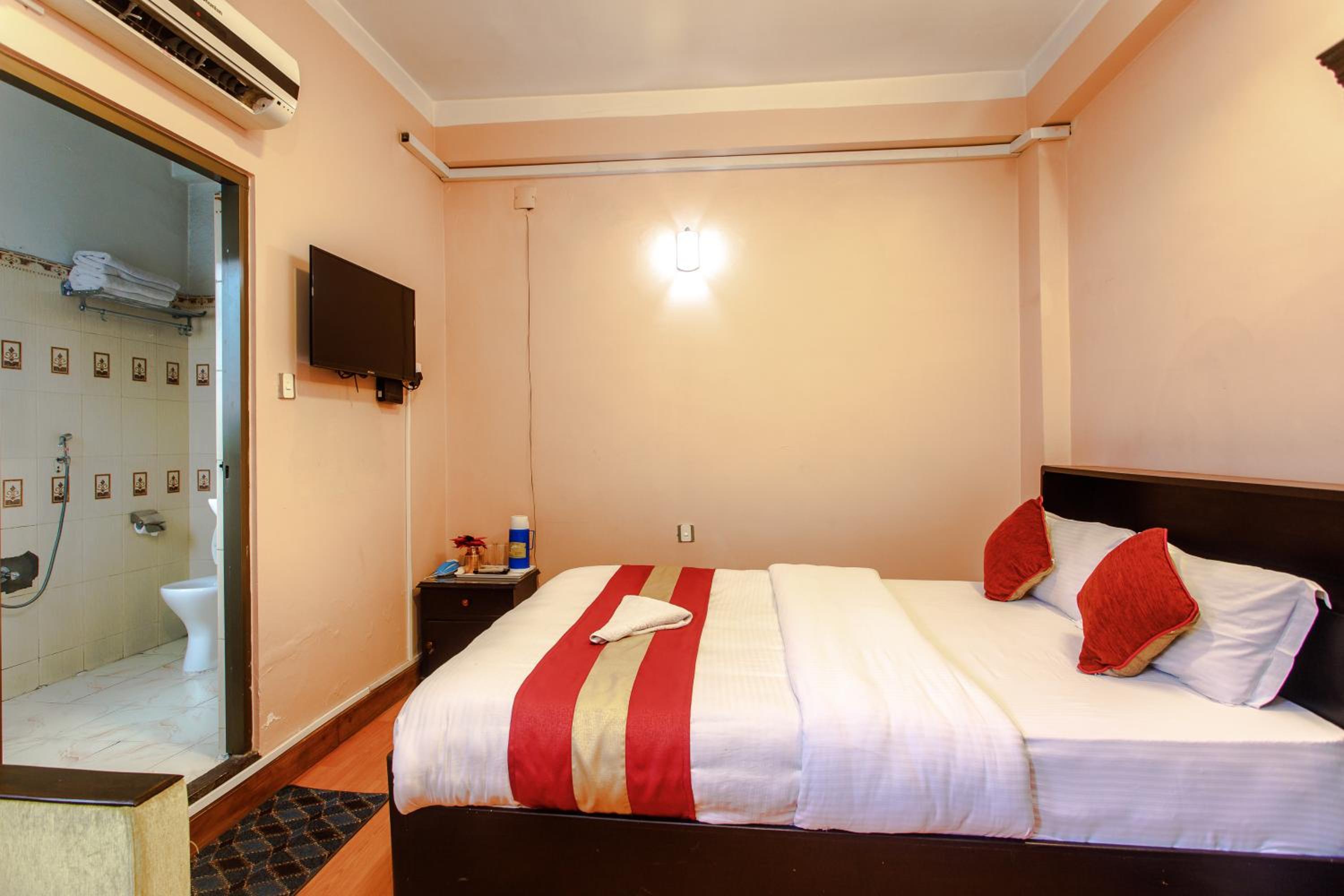 Budget Double Room photo 2