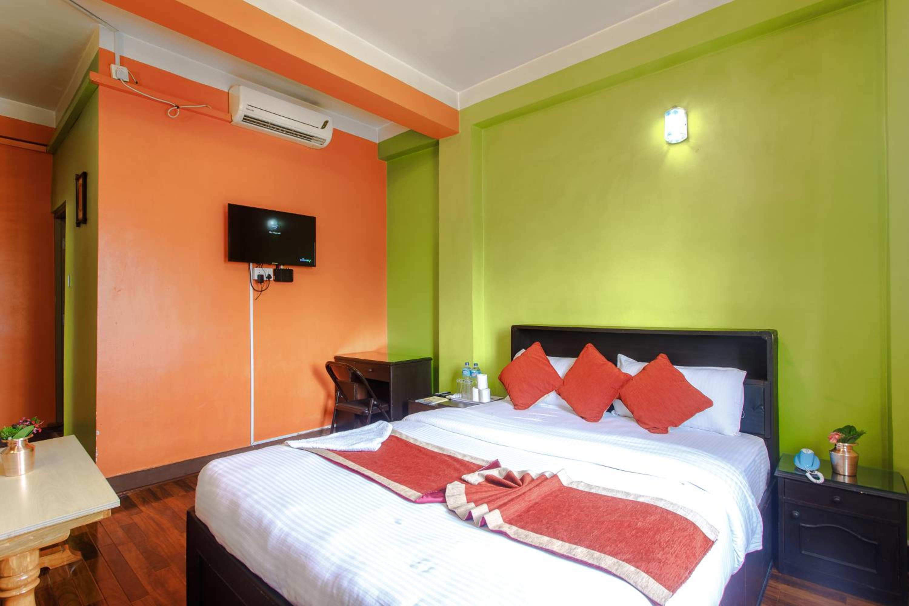 Standard Double Room with 24-hour Check-in photo 3