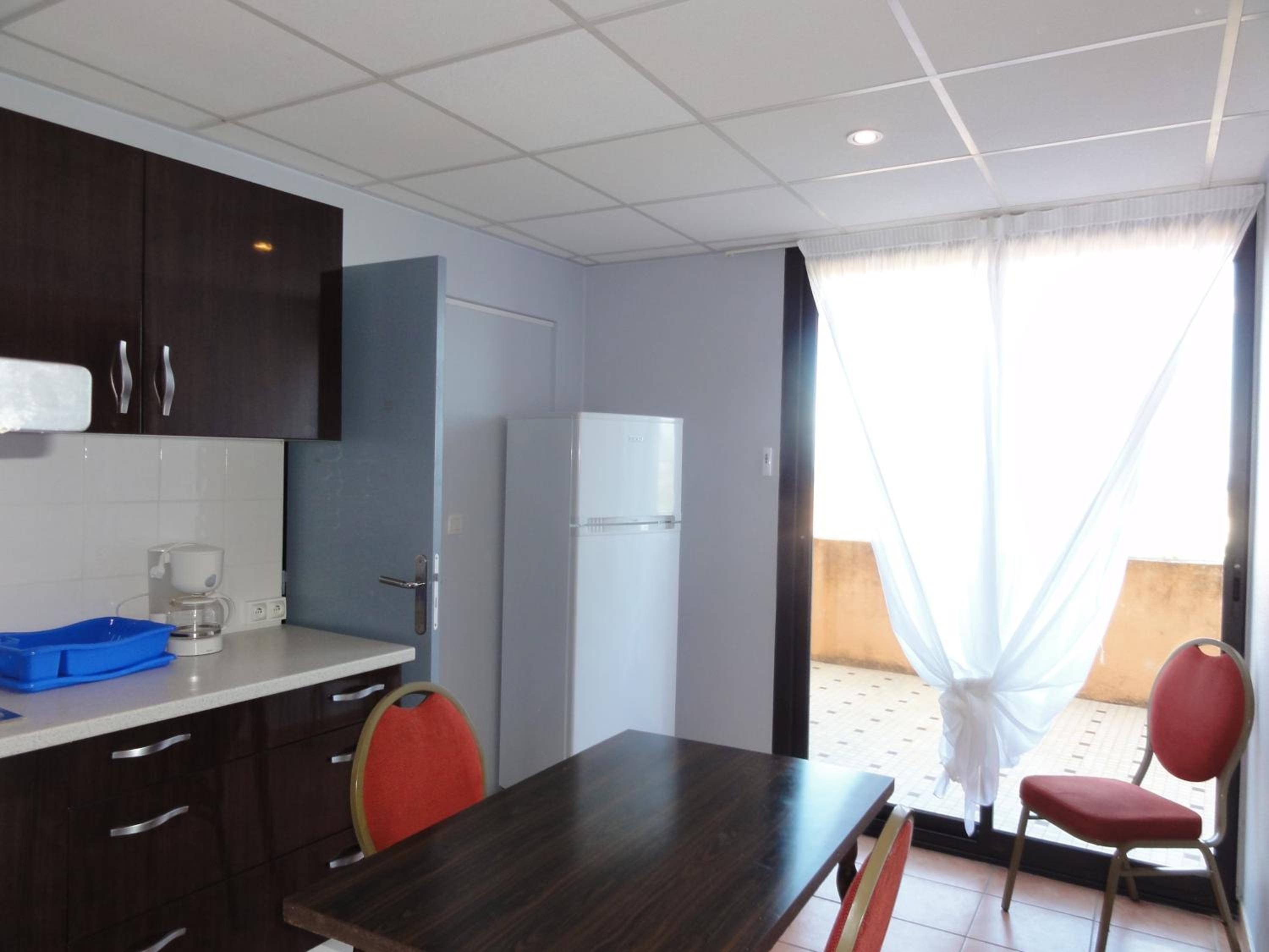 One-Bedroom Apartment (4 Adults) photo 3