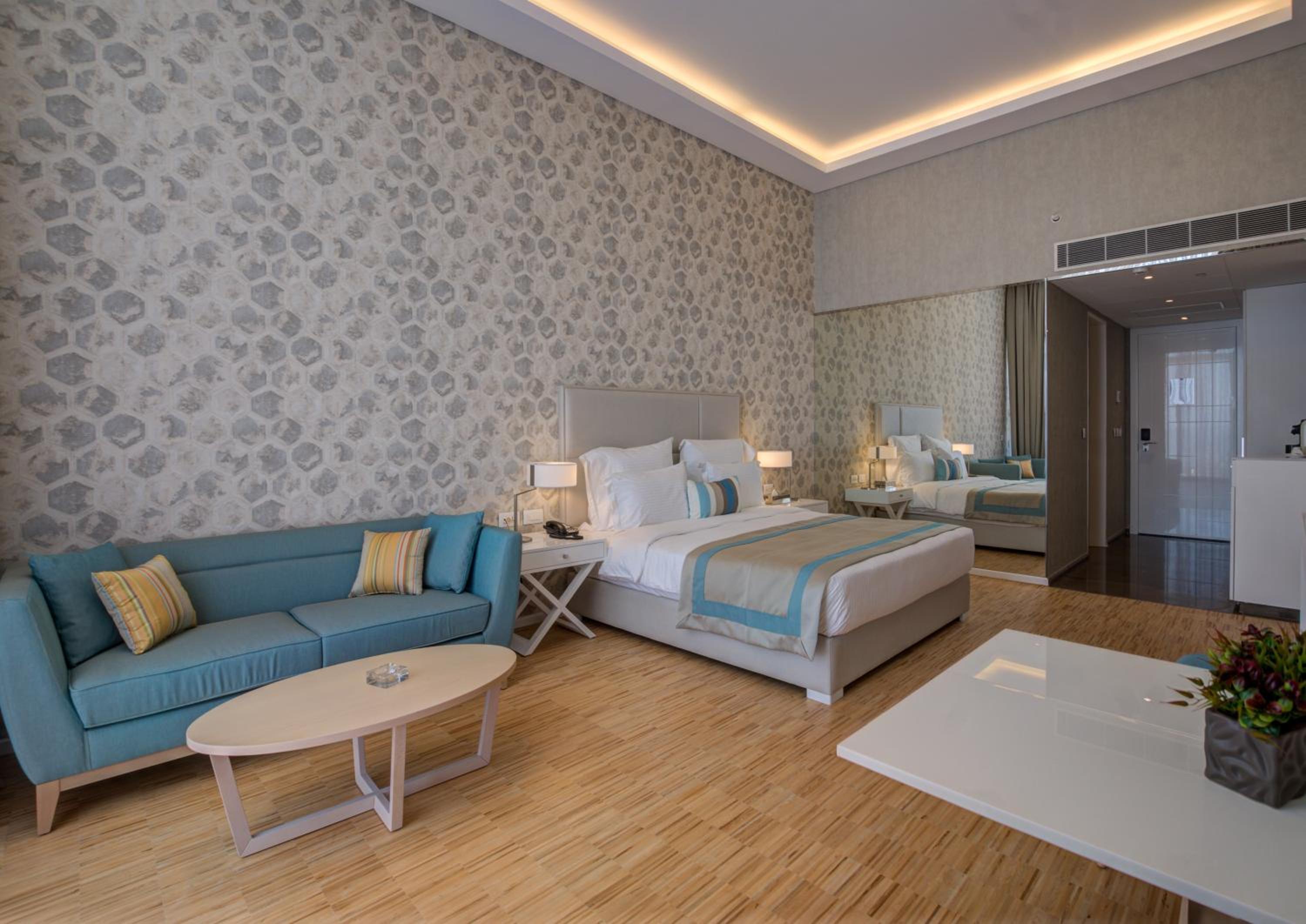 Superior Bay Room
