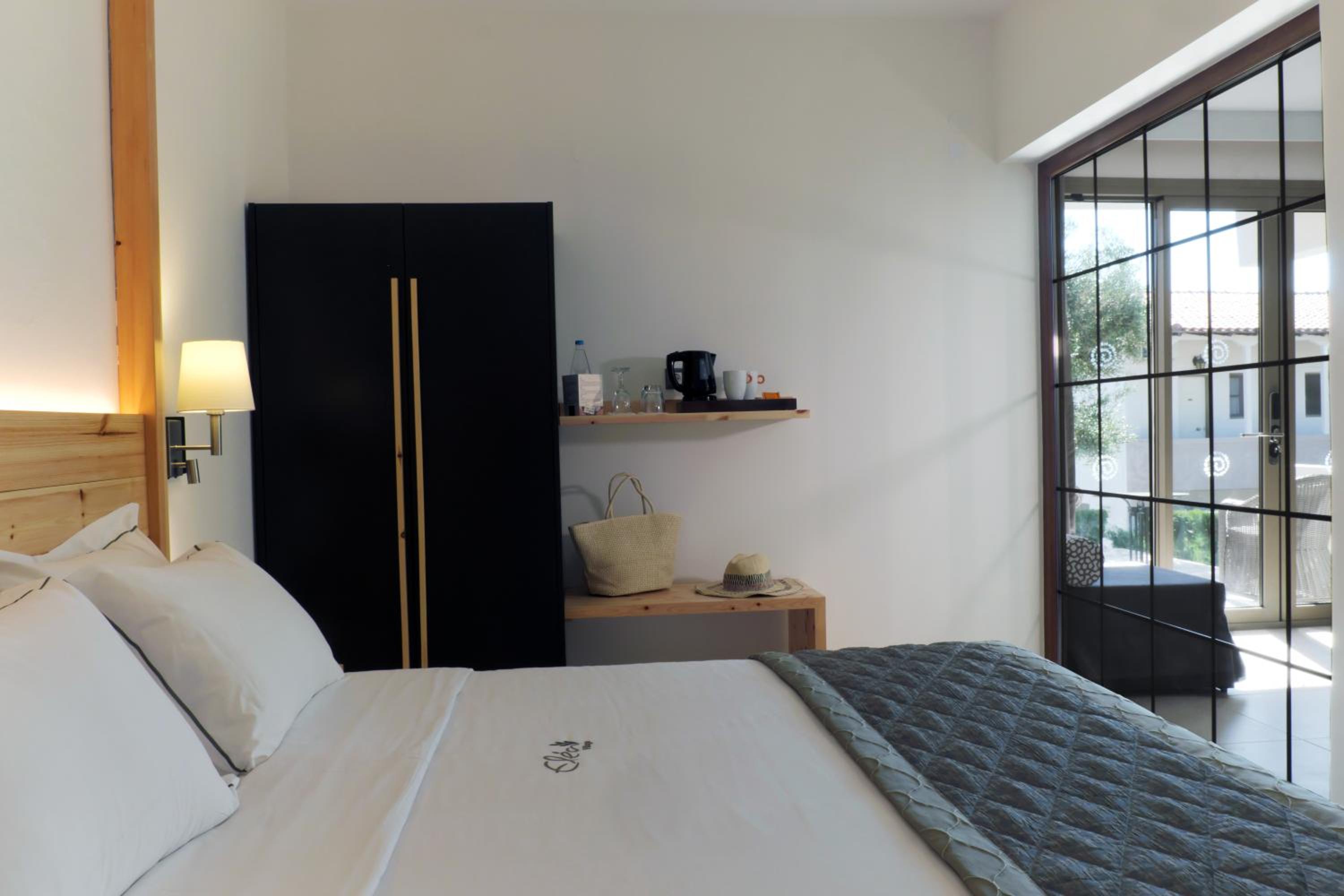 Superior Room - Photo 15