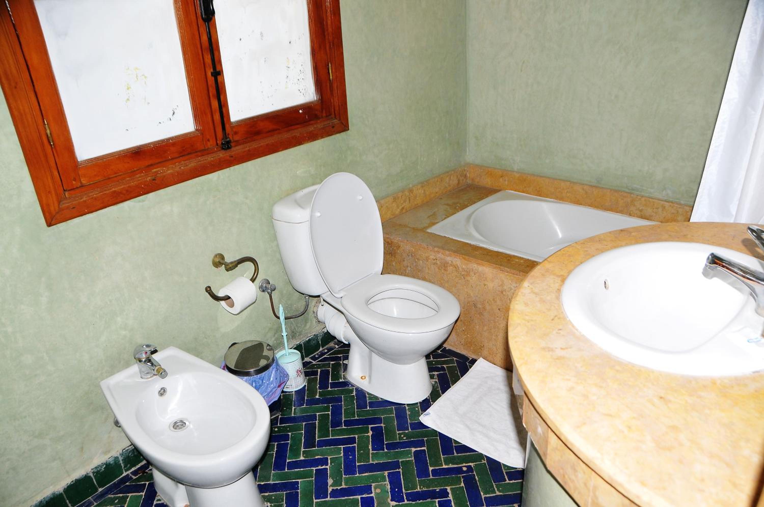 Double Room with Private Bathroom - Photo 6