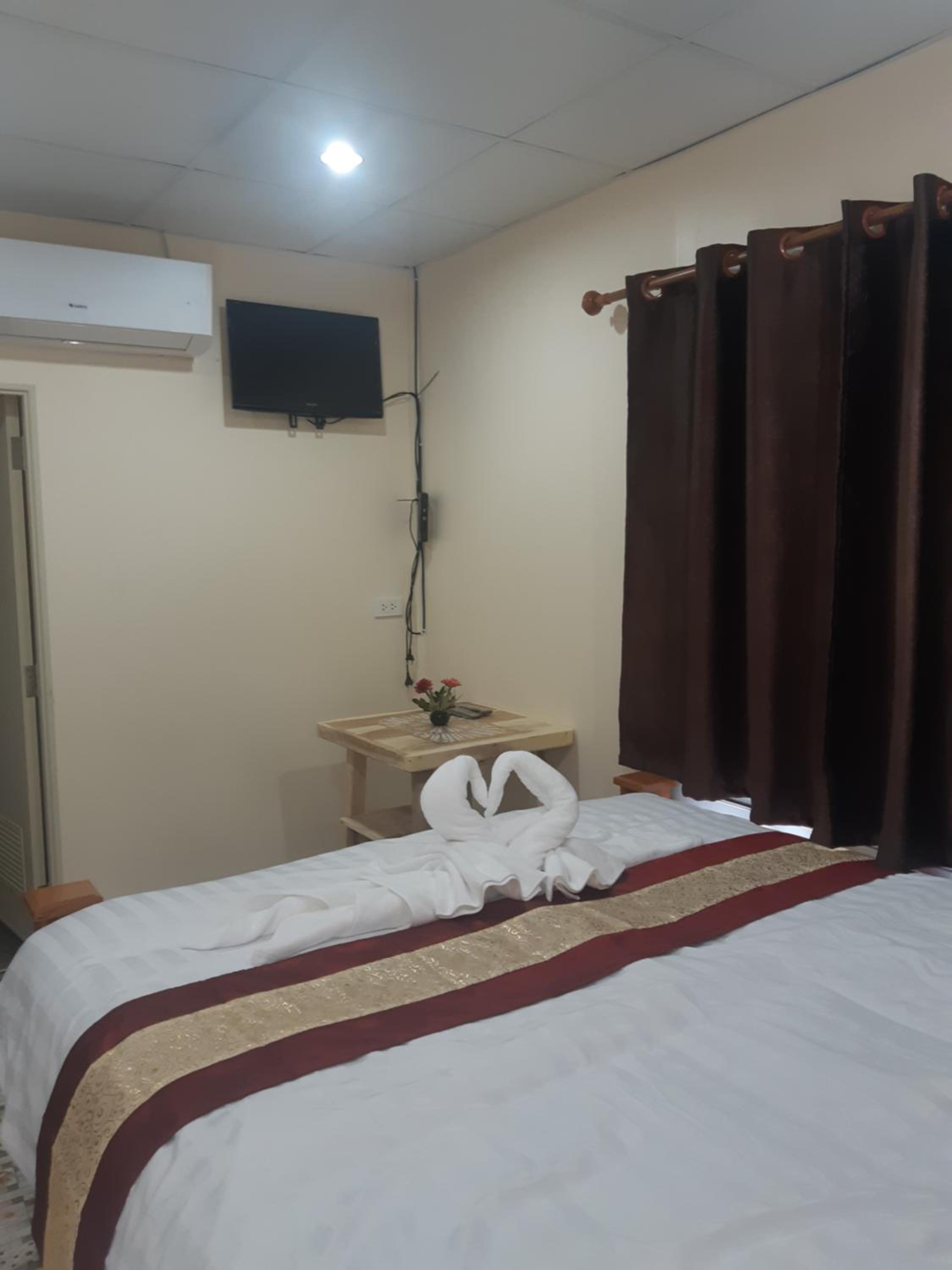 Queen Room with Garden View