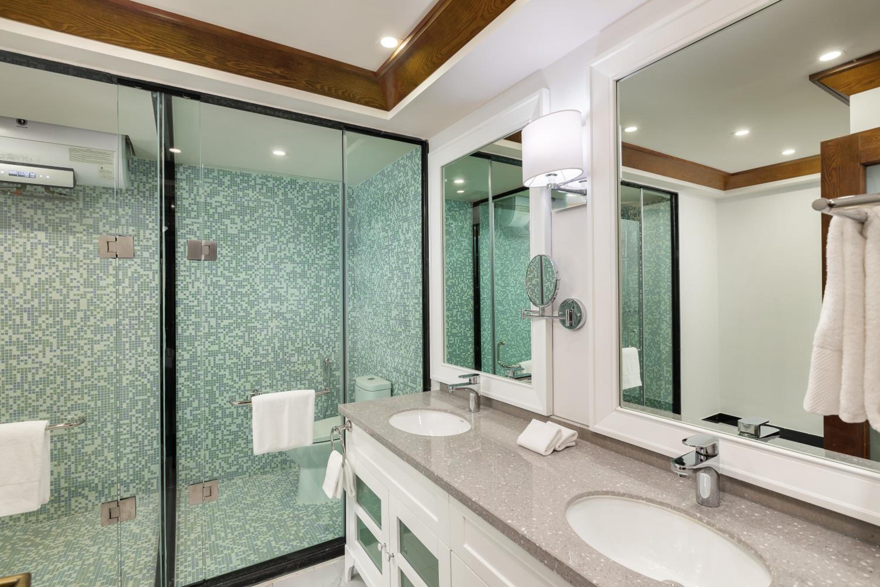 Two Bedroom with Lake View - Photo 16