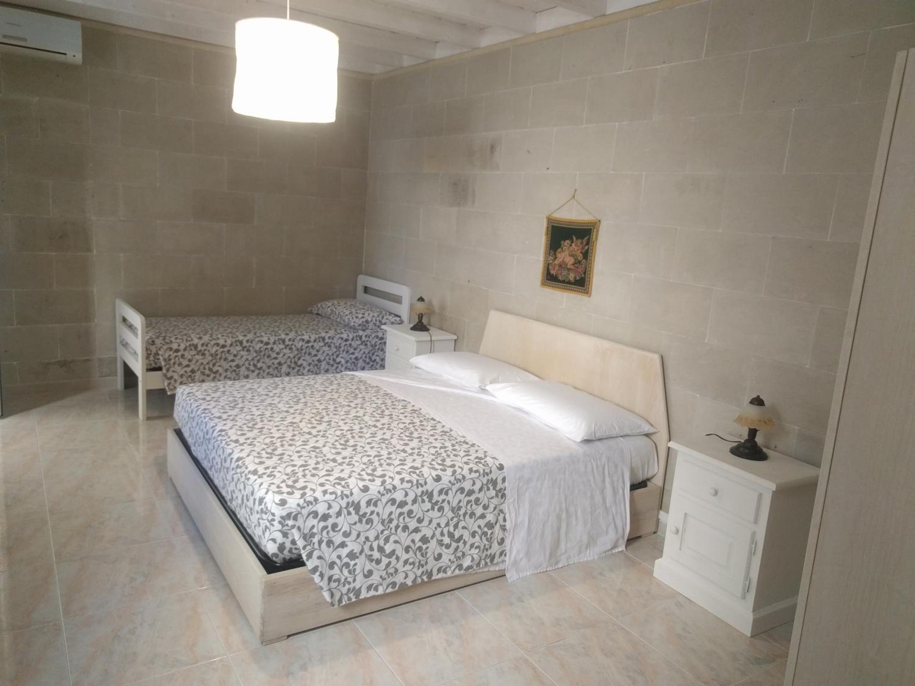 Triple Room with Bathroom photo 1