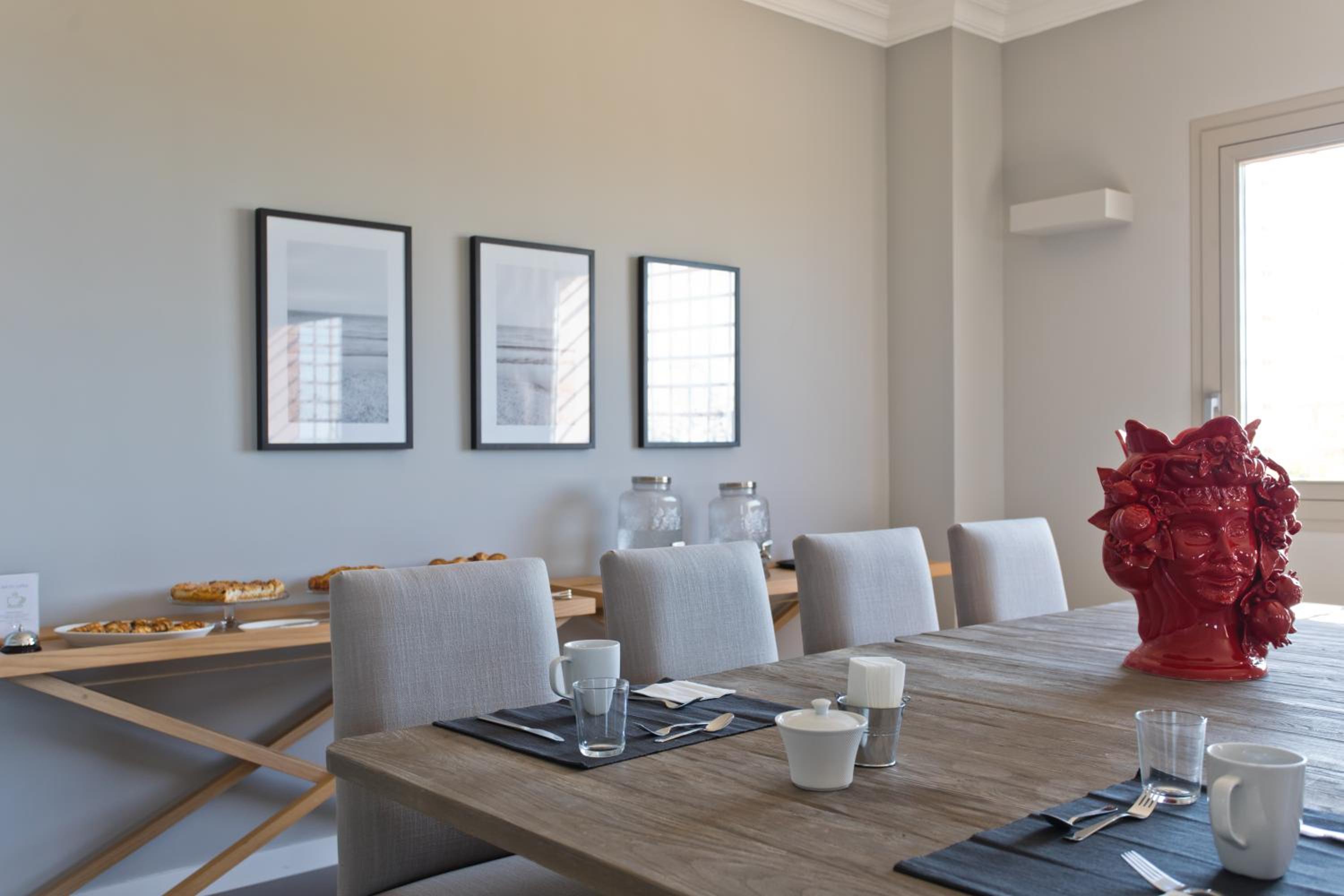 Suite - Photo 2