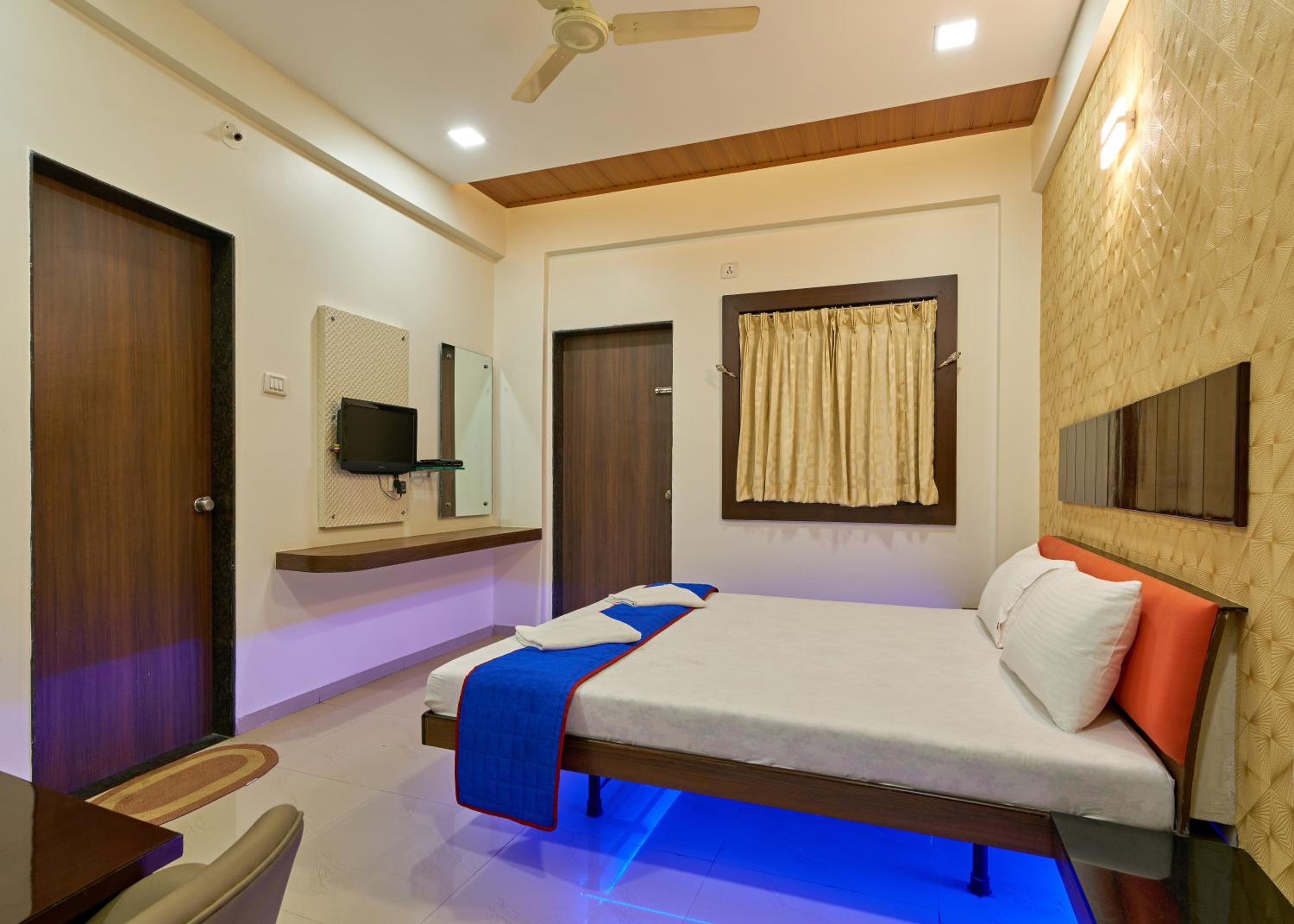 Superior Room Non AC - Photo 9