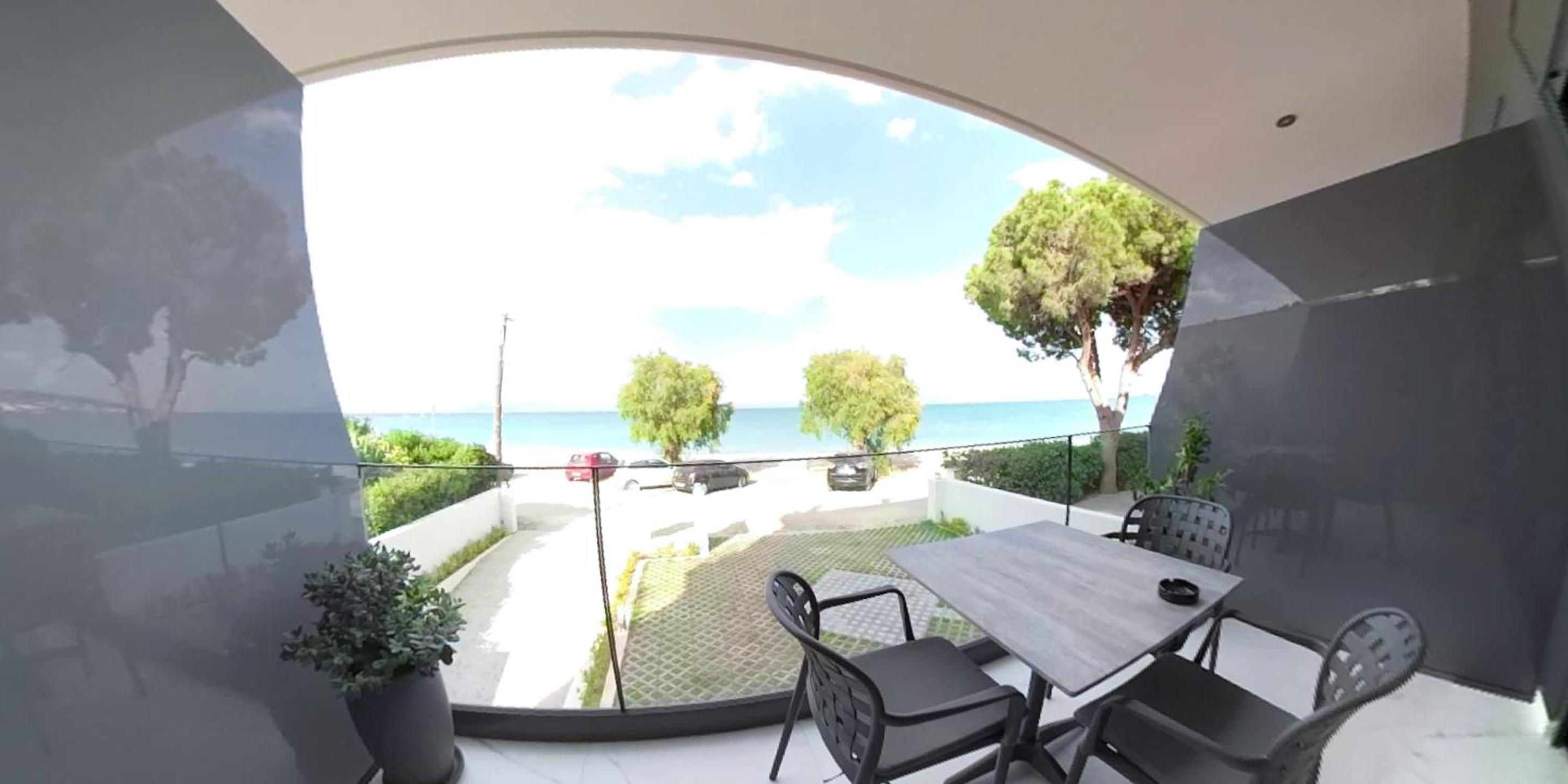 Studio Apartment with Sea View photo 3