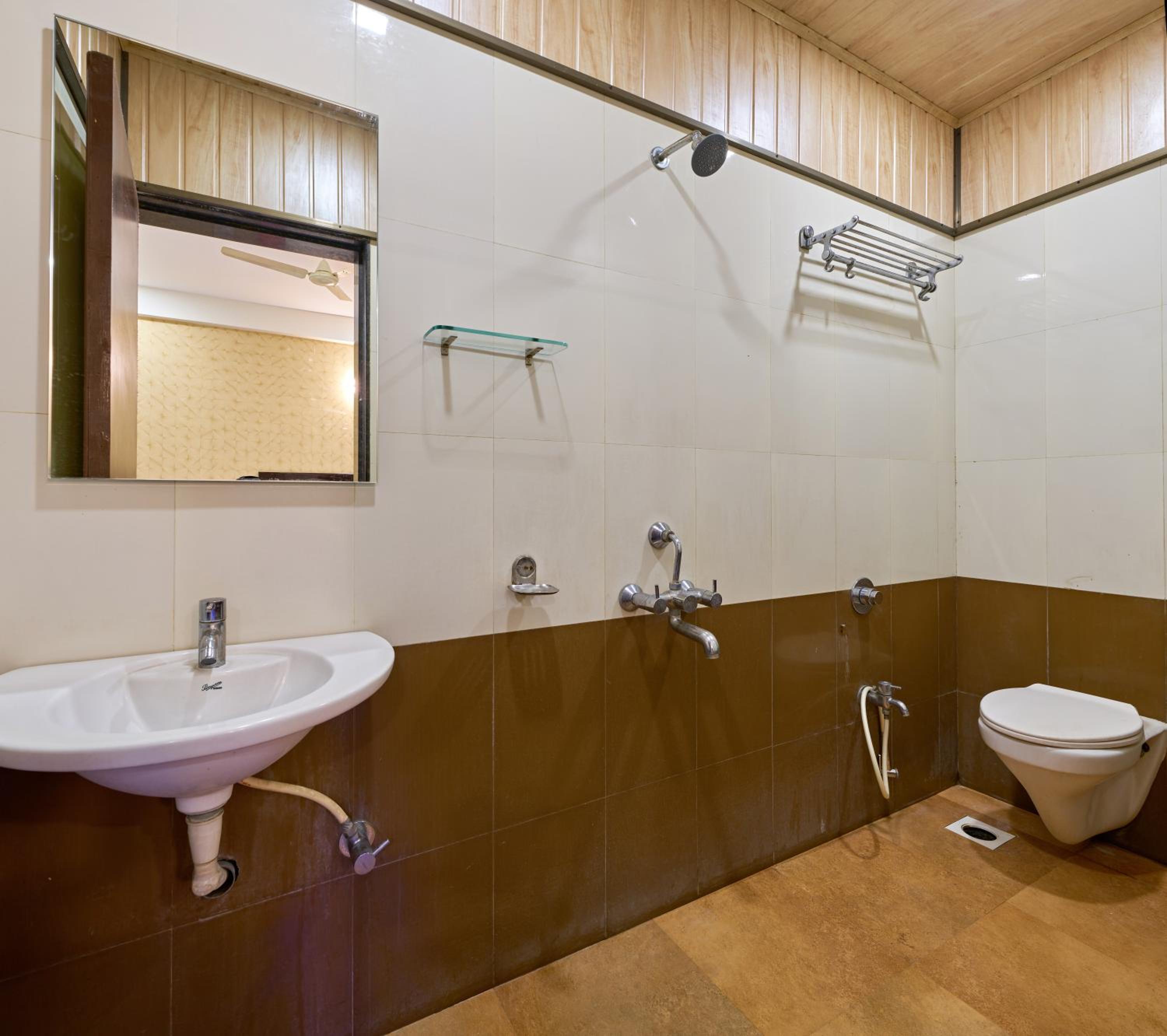 Superior Room AC - Photo 7