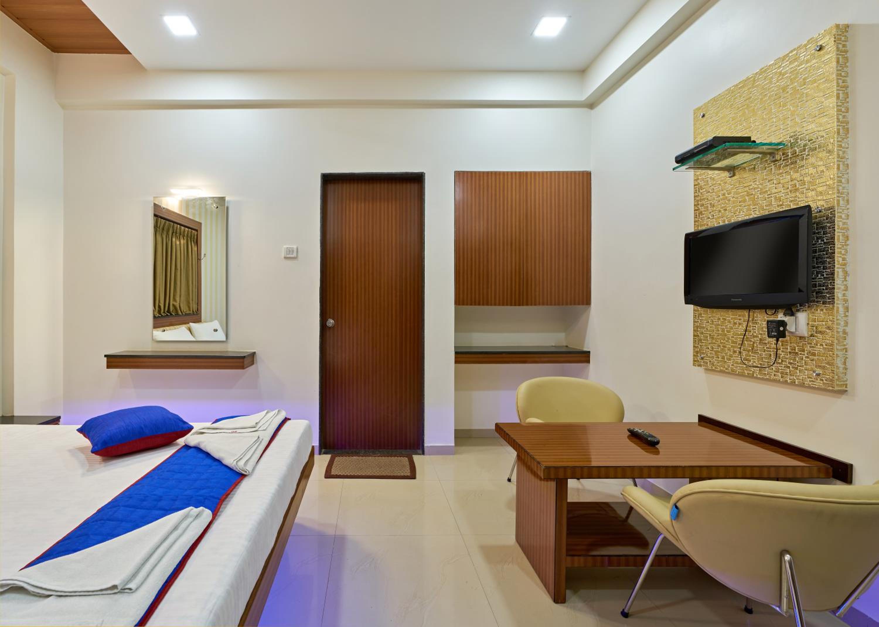 Superior Room AC - Photo 13