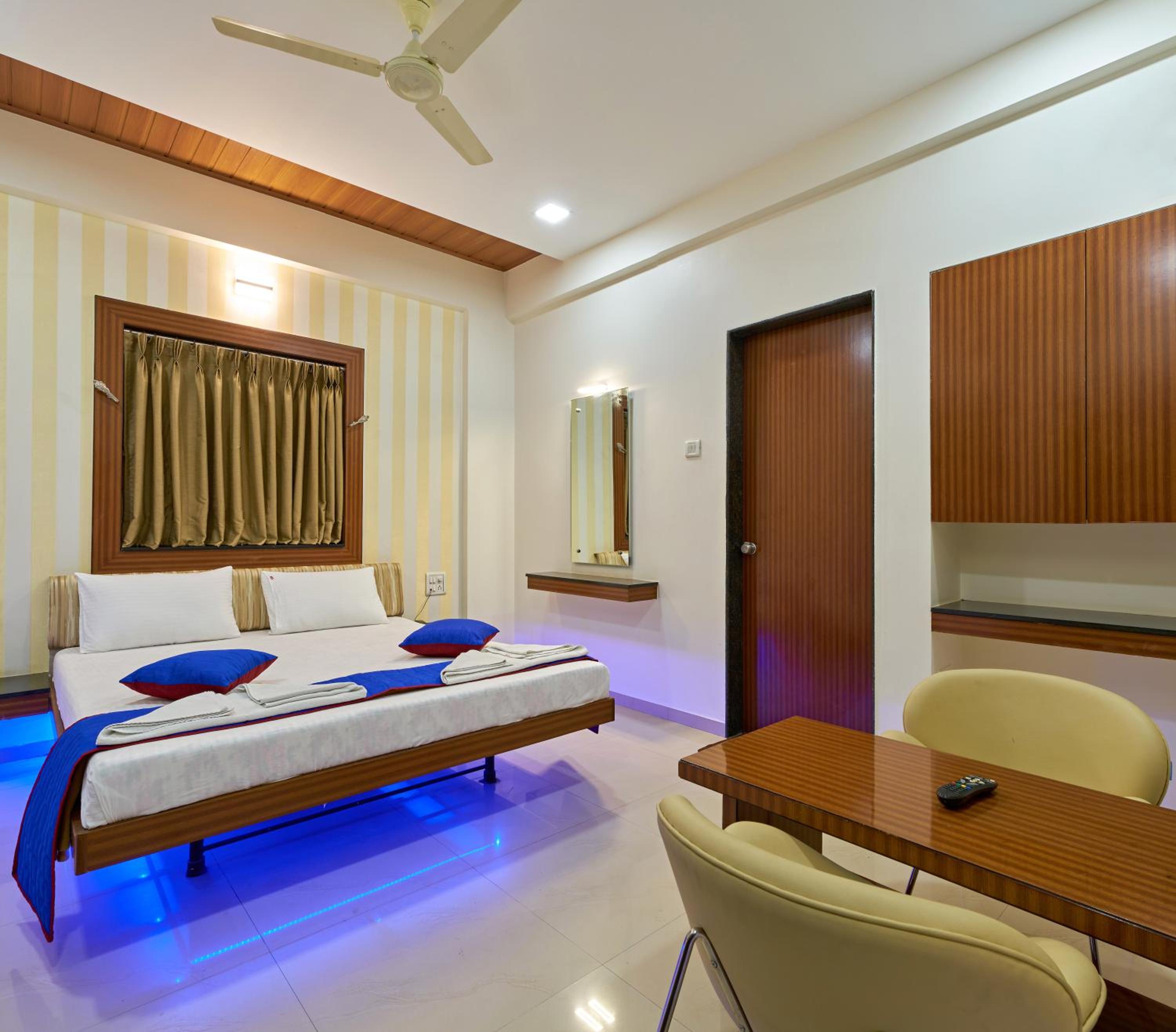 Superior Room AC - Photo 10