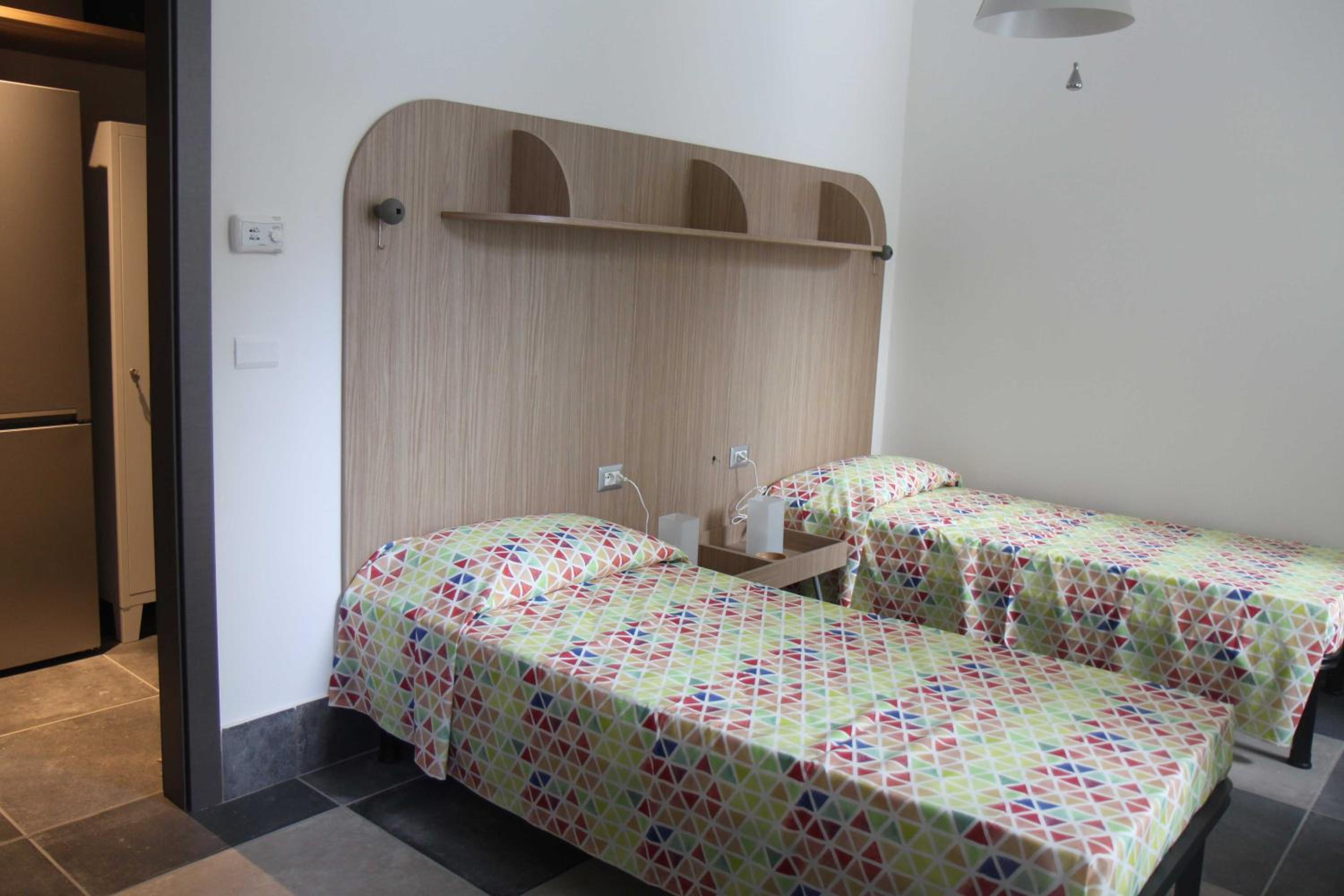 Twin Room with Private Bathroom photo 3