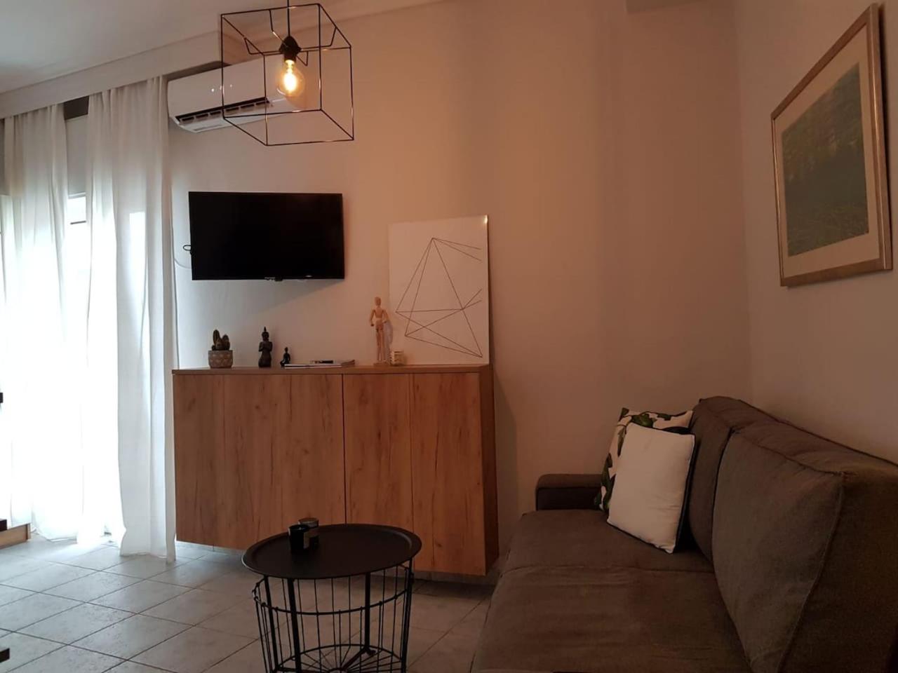 One-Bedroom Apartment - Photo 15