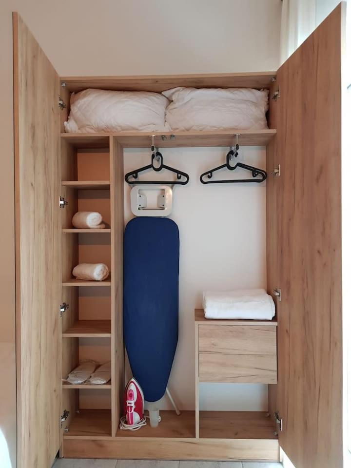 One-Bedroom Apartment - Photo 12