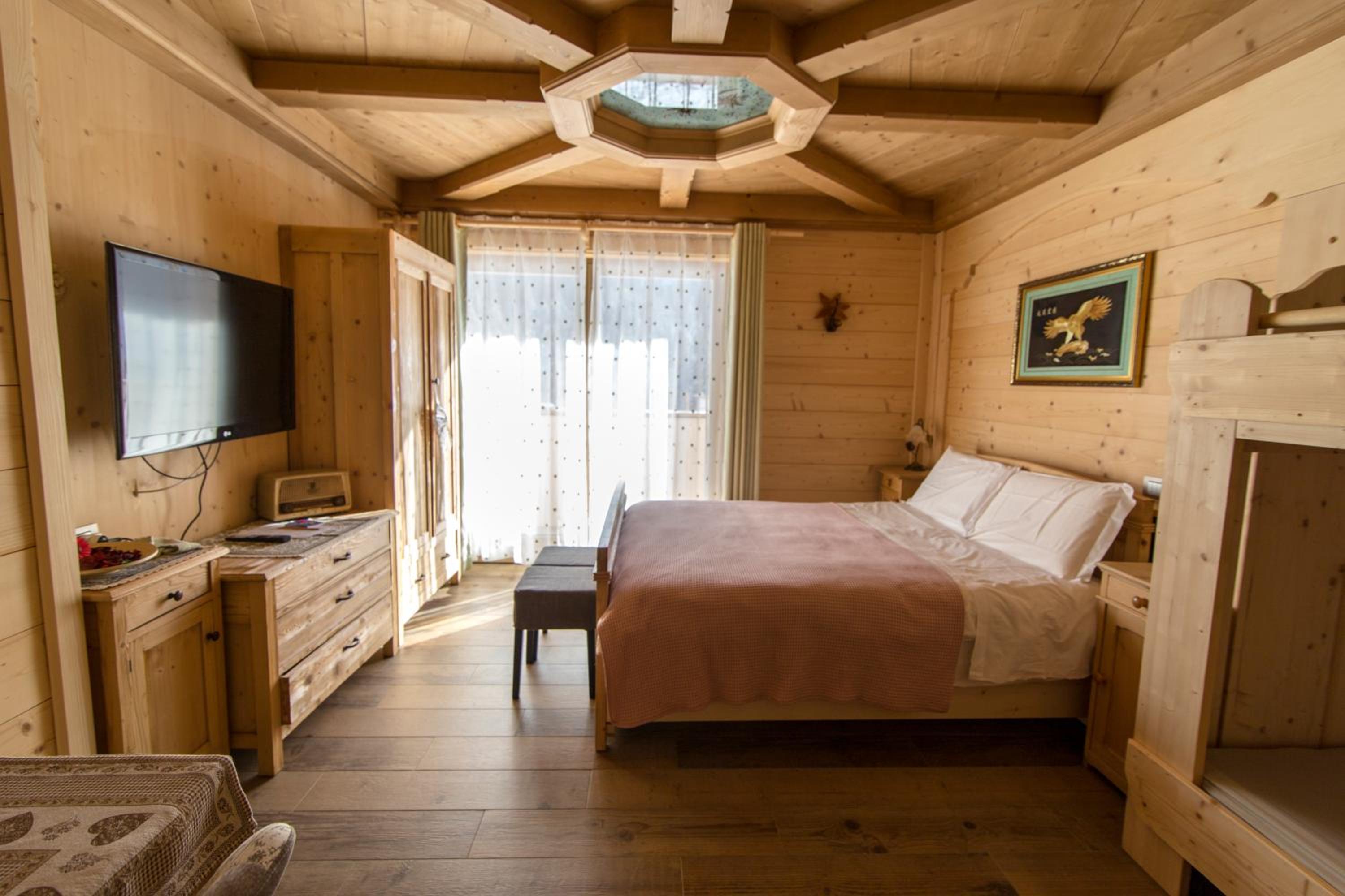 Deluxe Quadruple Room - Photo 4
