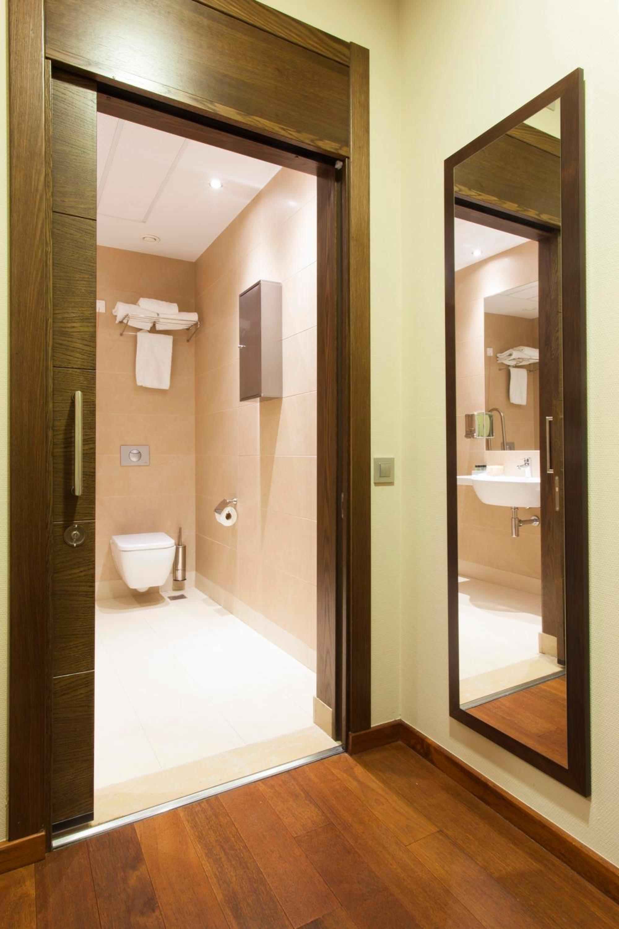 Double or Twin Room - Photo 6
