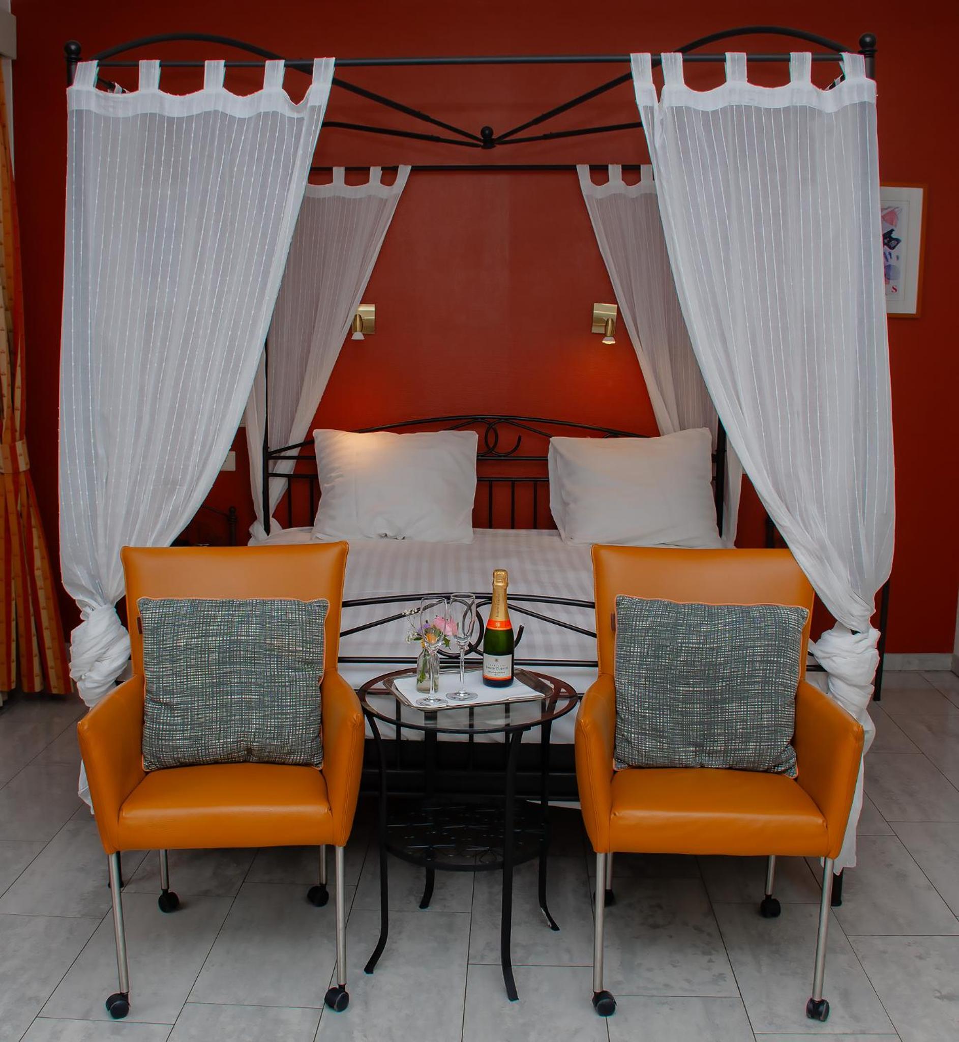 King Room with Balcony photo 1
