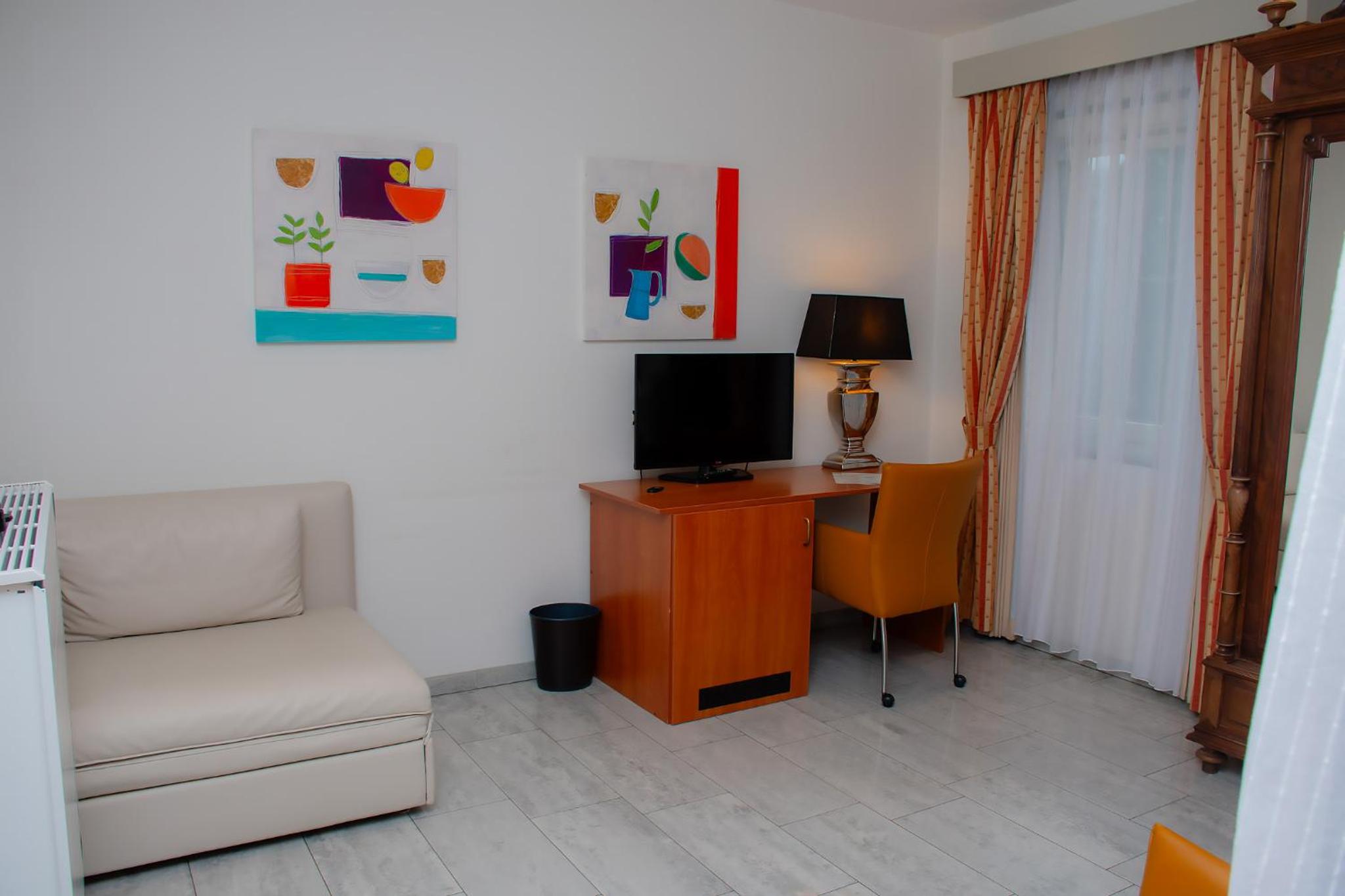 King Room with Balcony photo 2