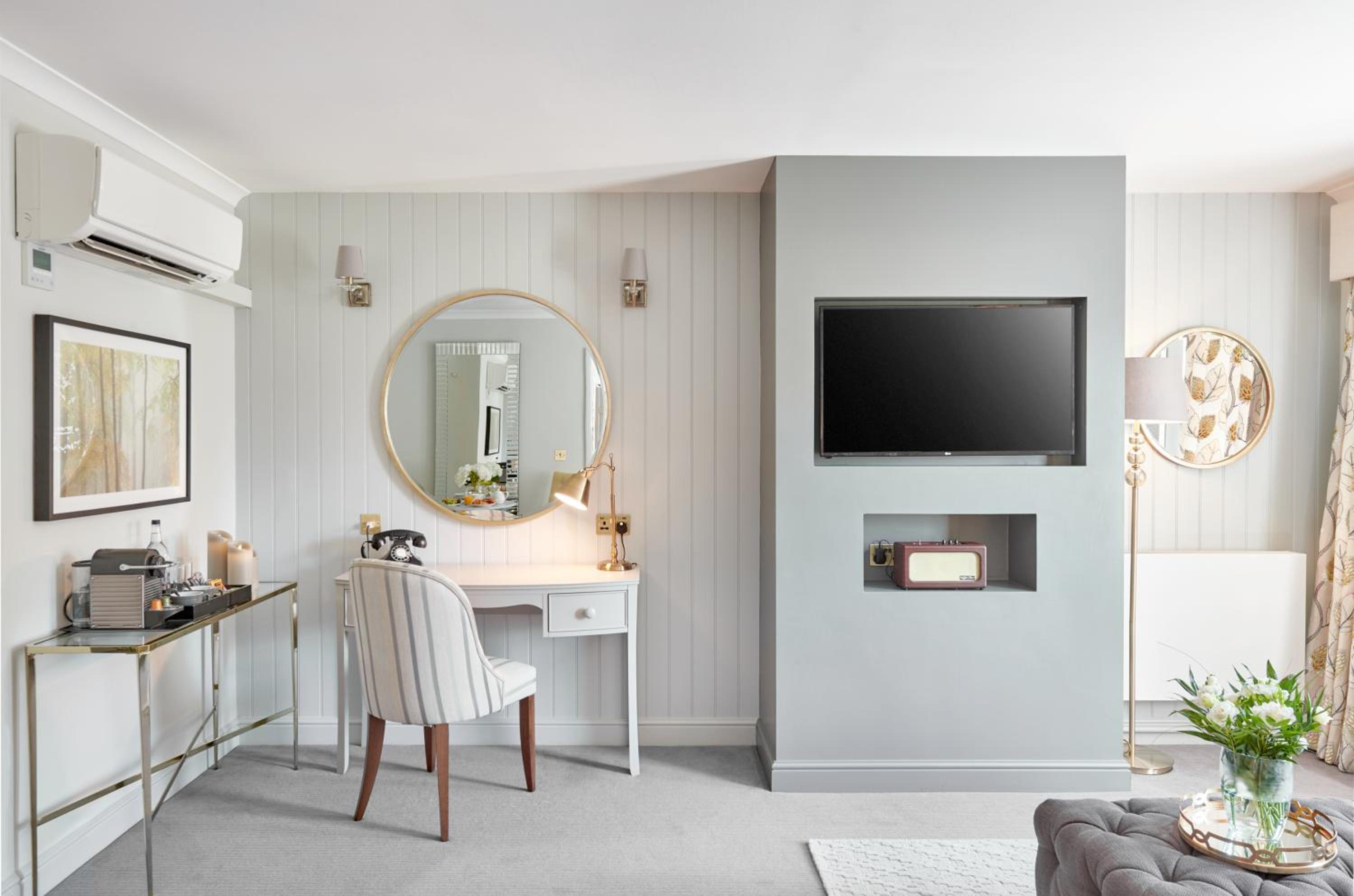 Suite - Photo 19