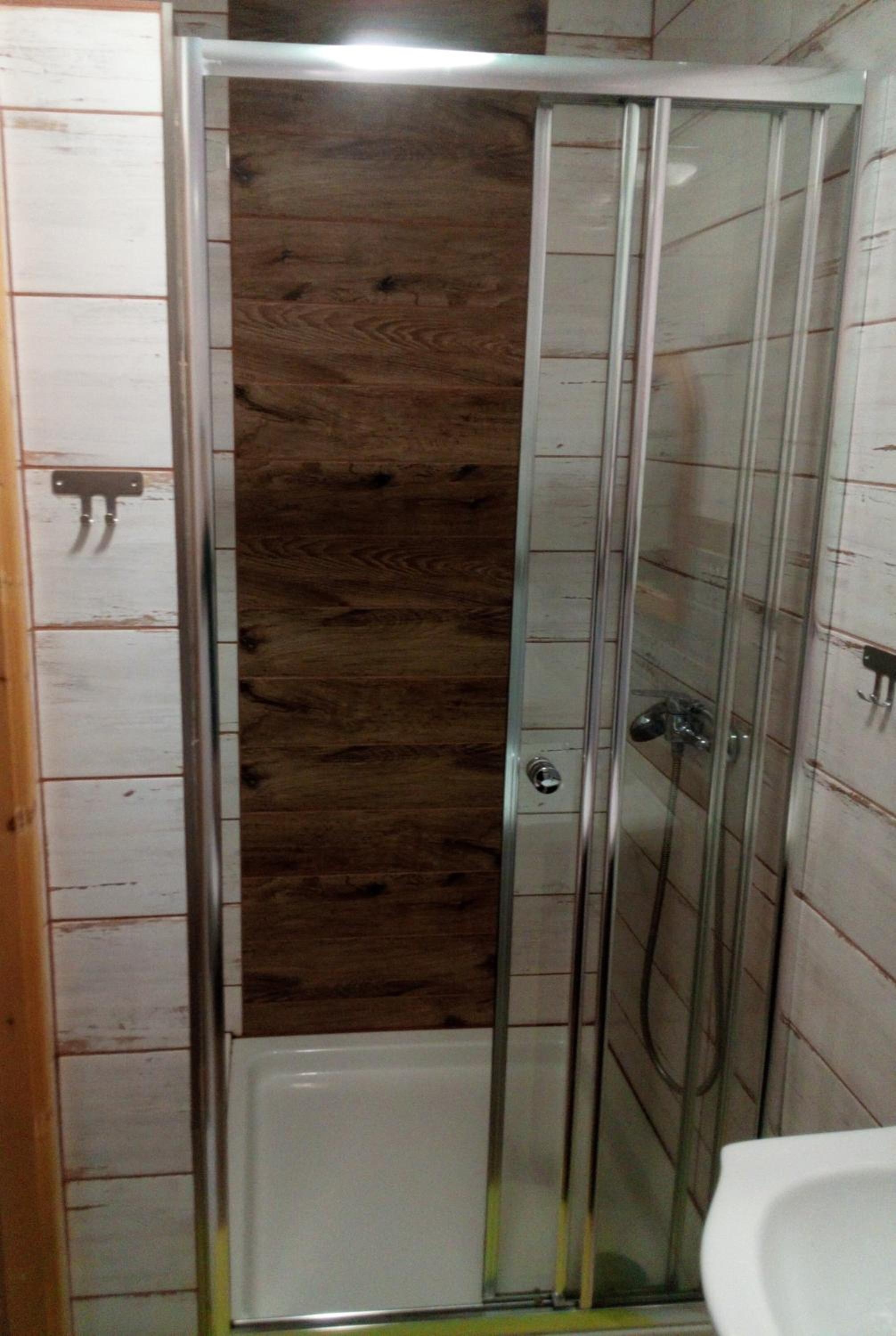 Quadruple Room with Balcony - Photo 8