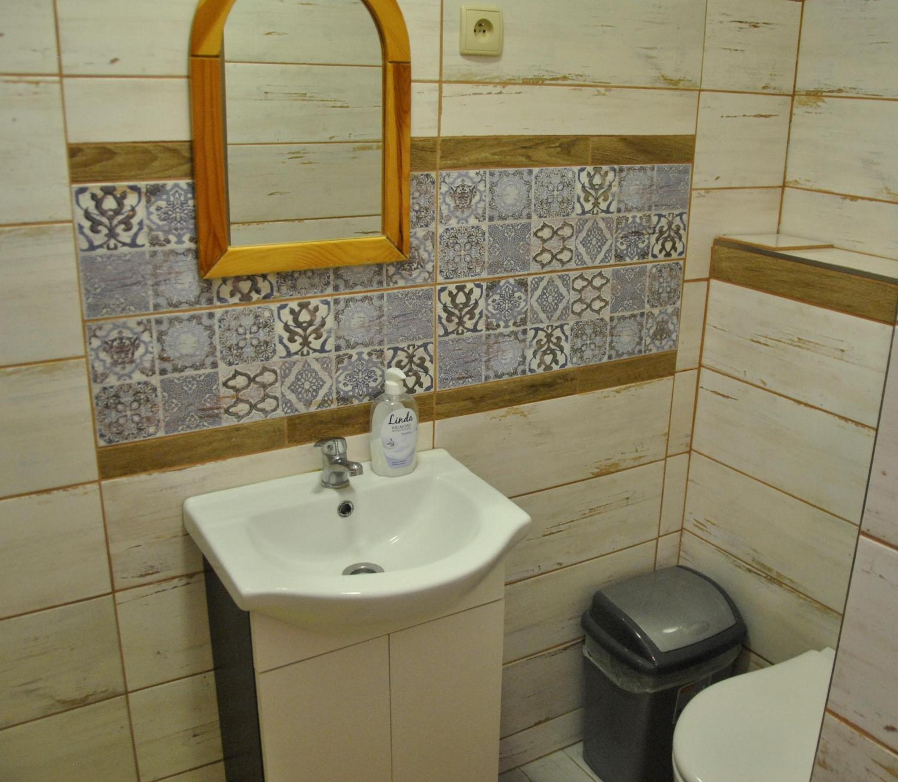 Quadruple Room with Balcony - Photo 7