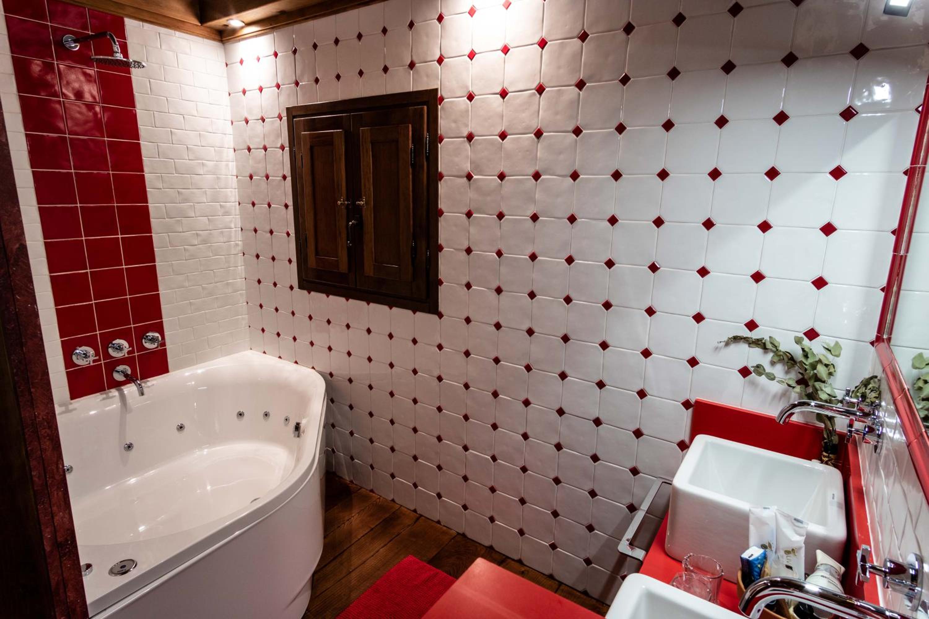 Deluxe Suite with Spa Bath photo 3