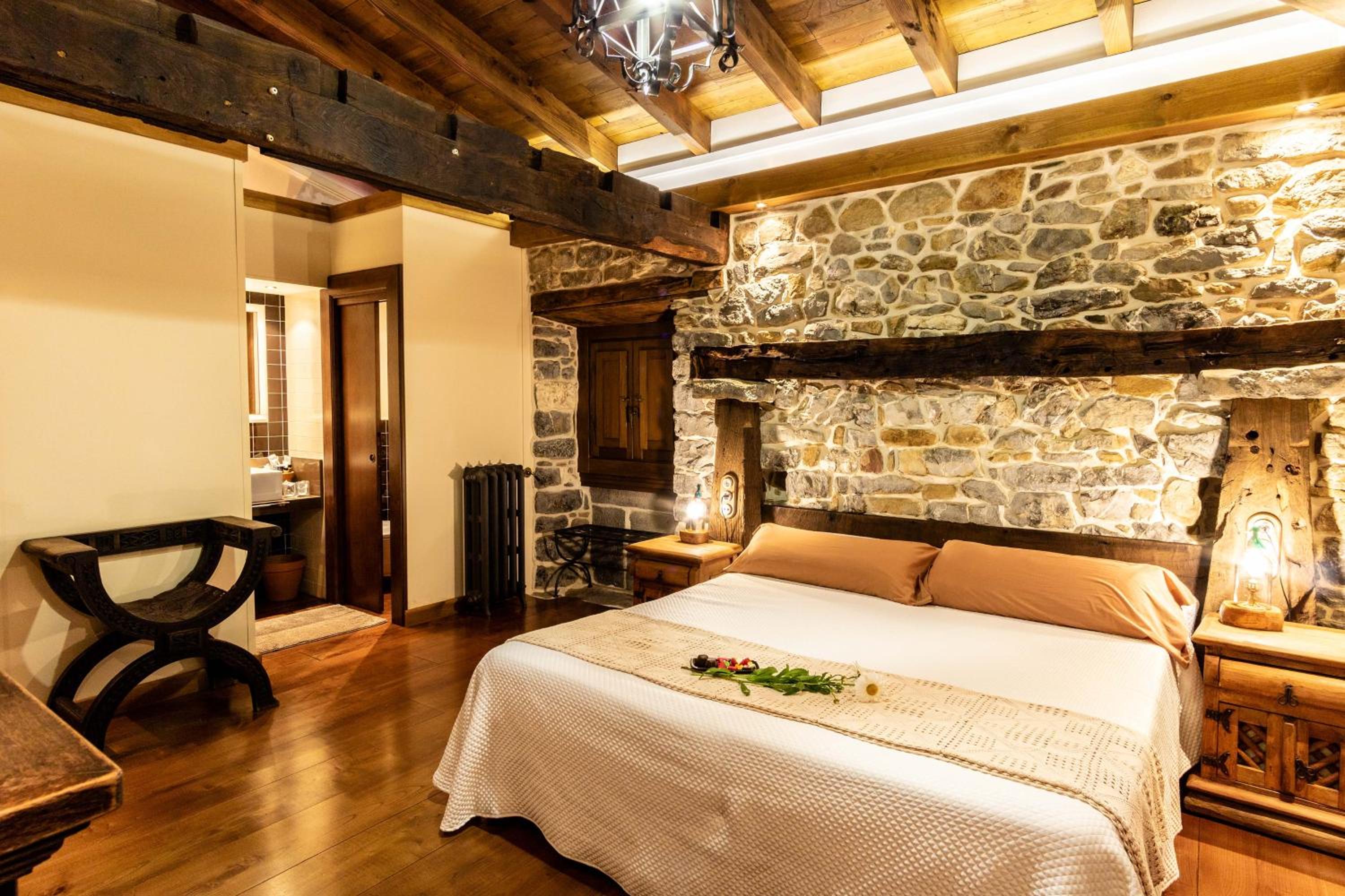 Deluxe Double or Twin Room with Balcony photo 2