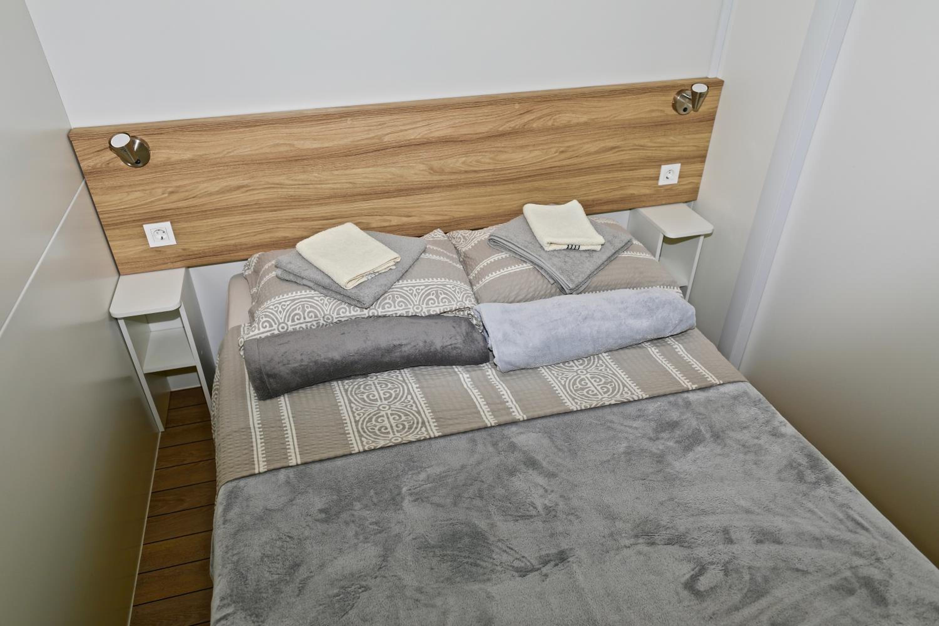 Two-Bedroom House - Photo 40