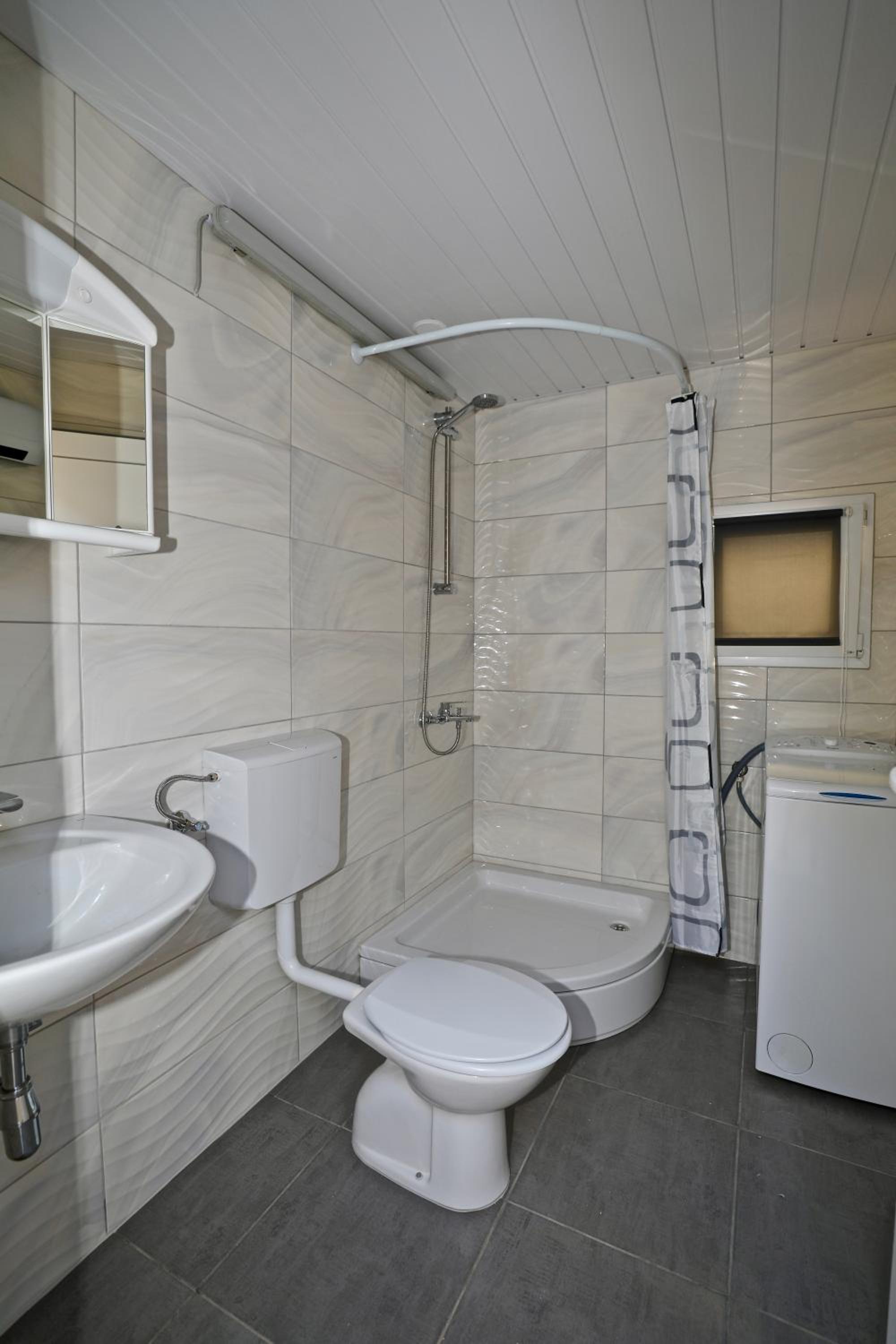 Two-Bedroom House - Photo 13