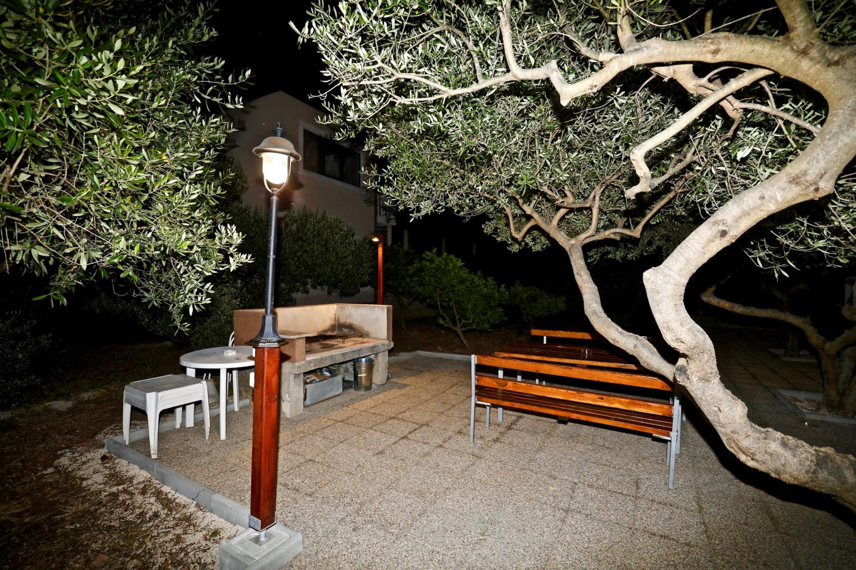 Two-Bedroom House - Photo 8