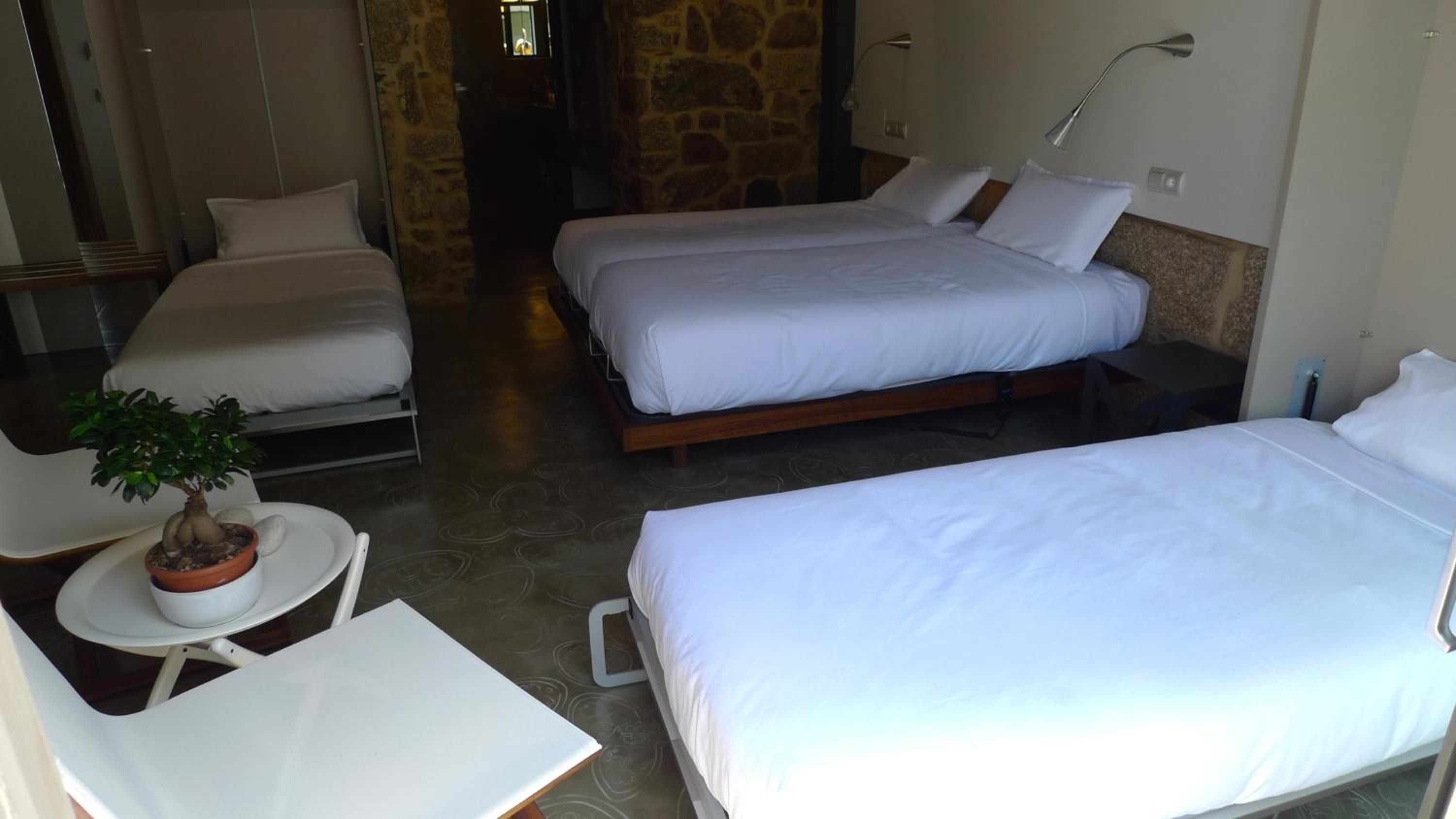 One-Bedroom Apartment (4 Adults)