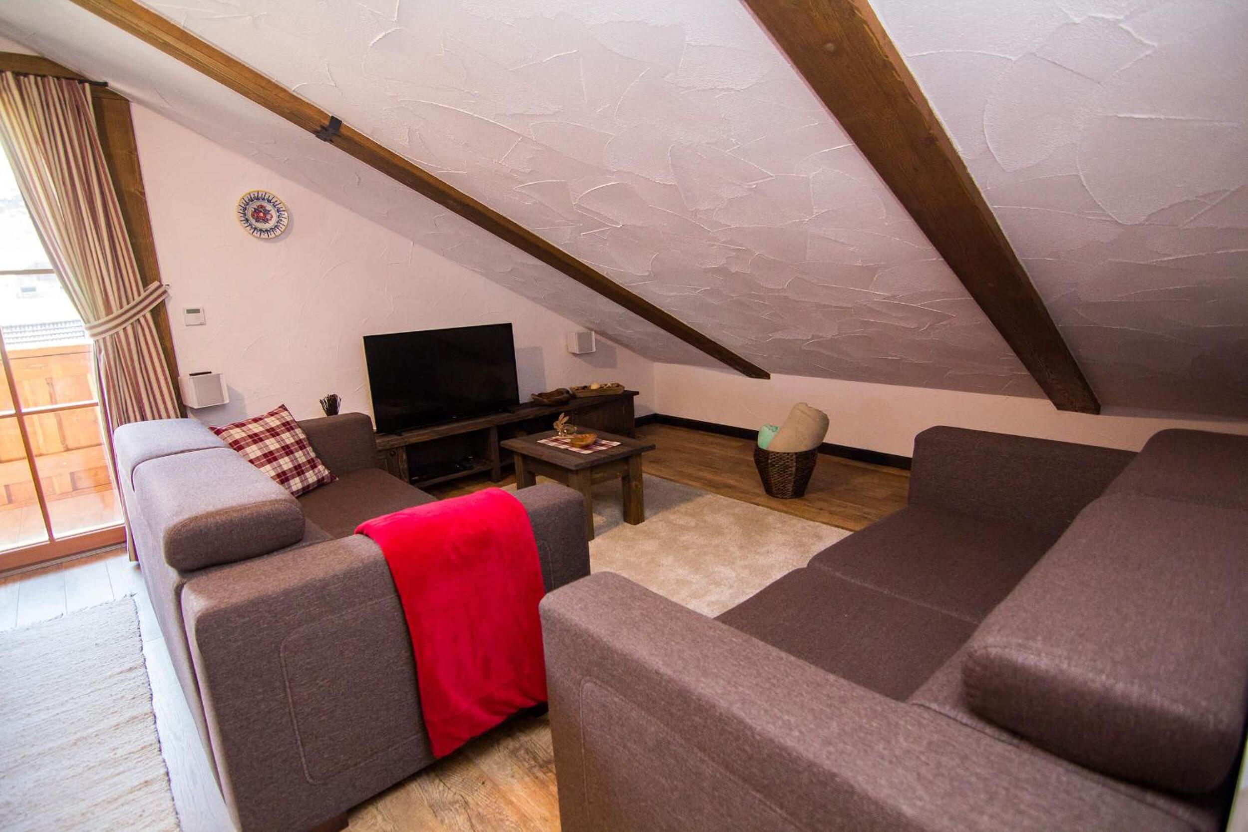 Apartment photo 2