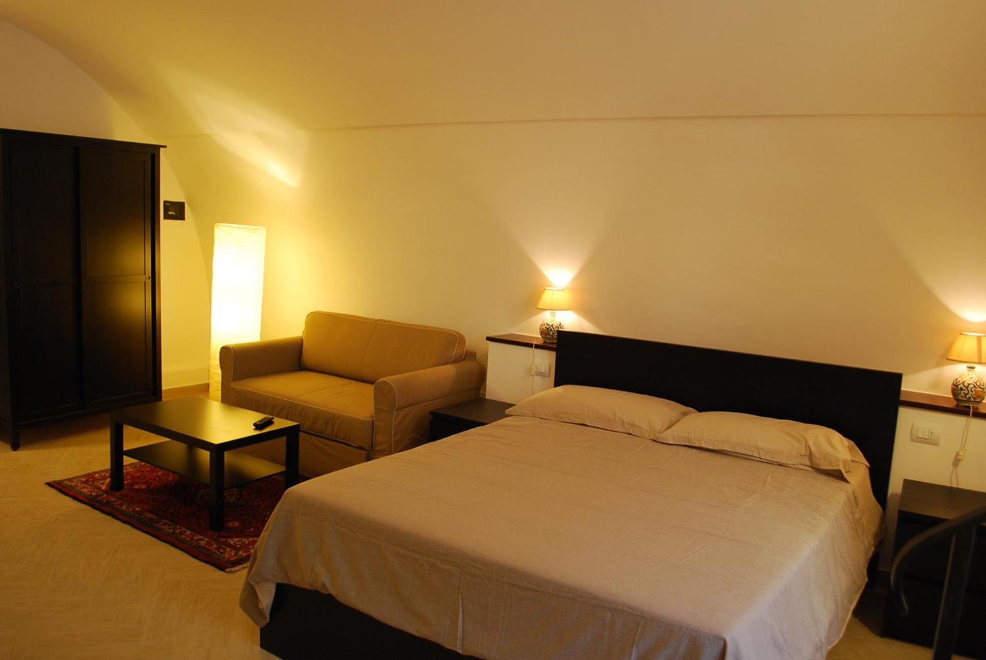One-Bedroom Apartment (4-5 Adults) photo 2