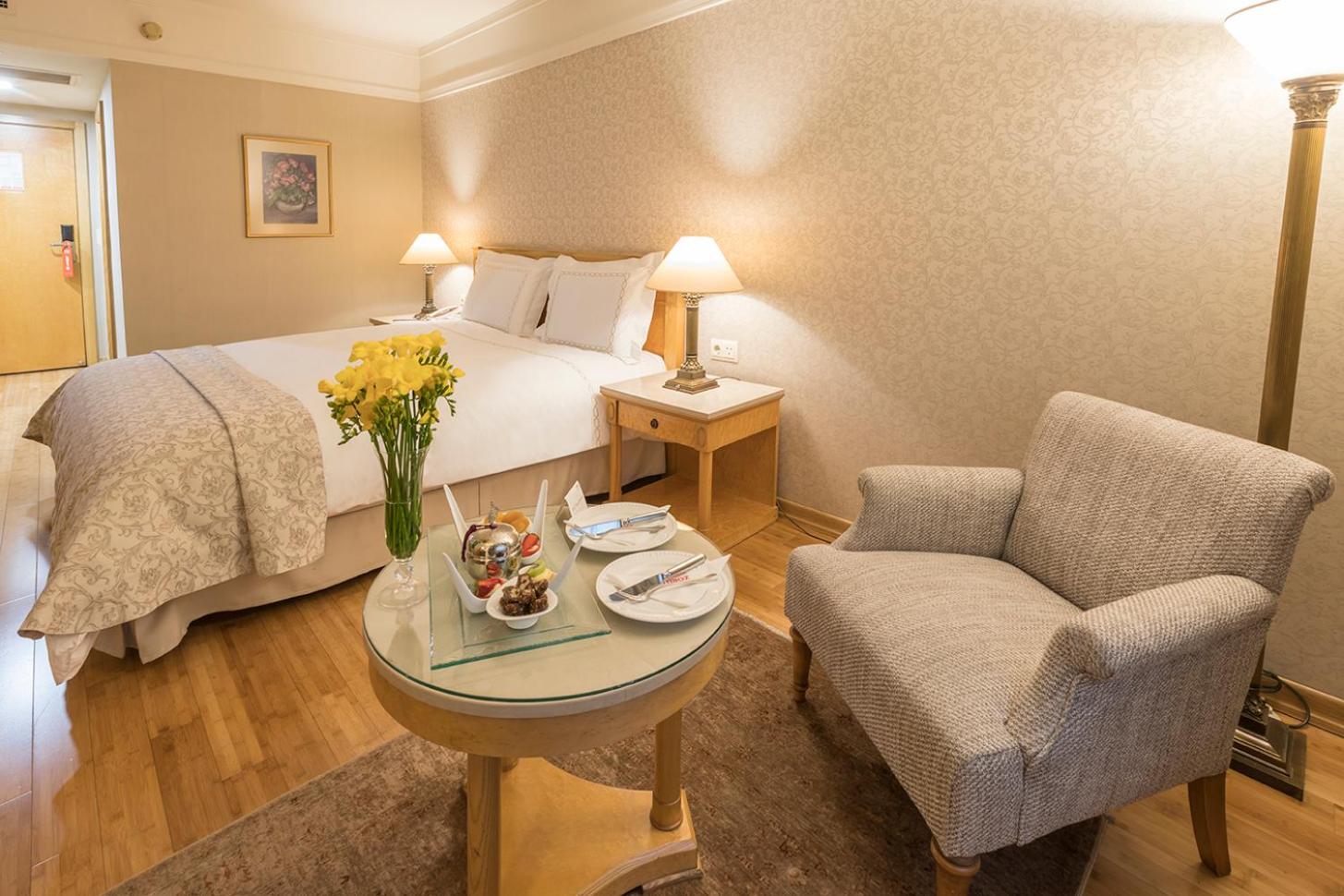 Superior Room with 1 Queen-Size Bed