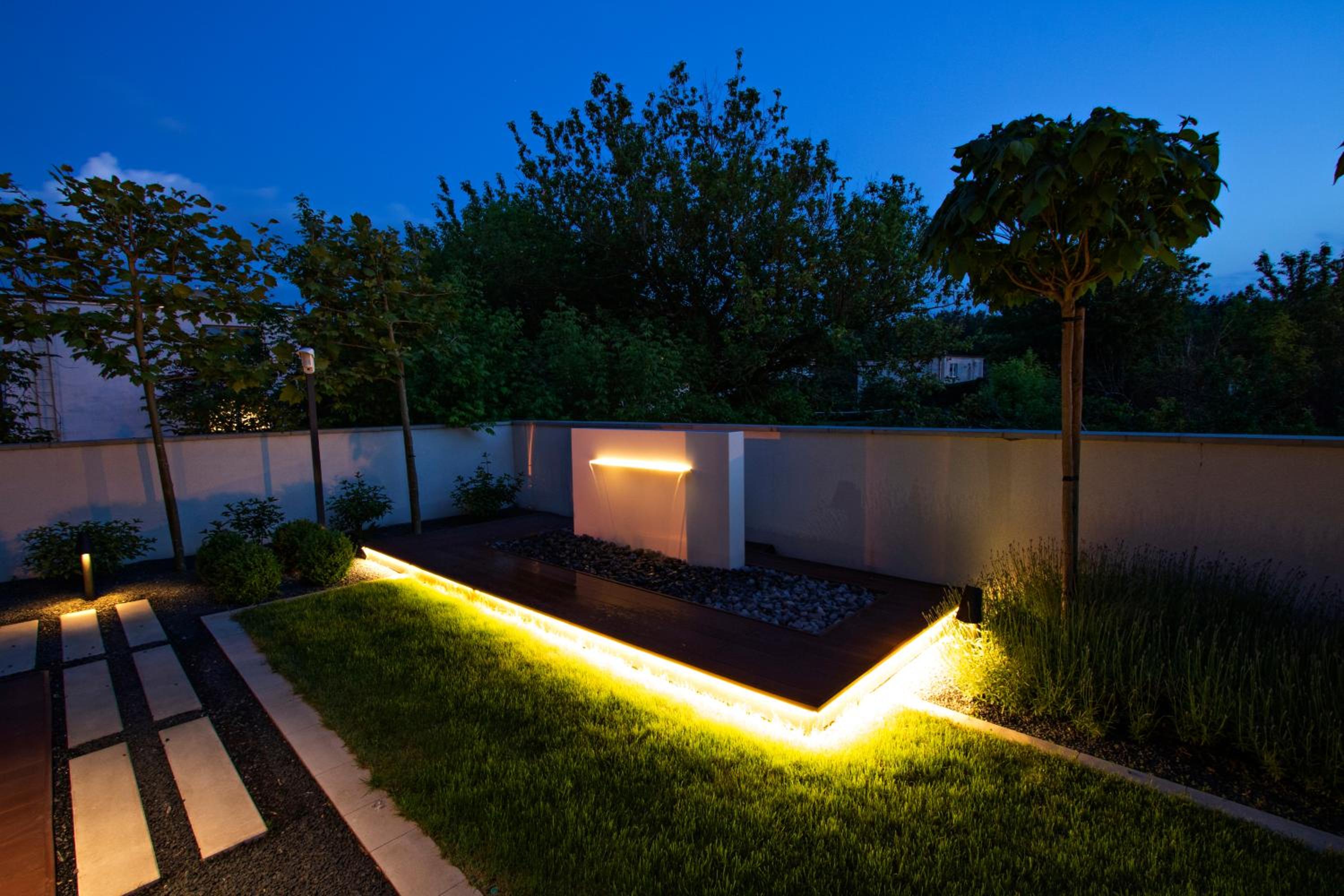 Apartment with Terrace - Photo 2