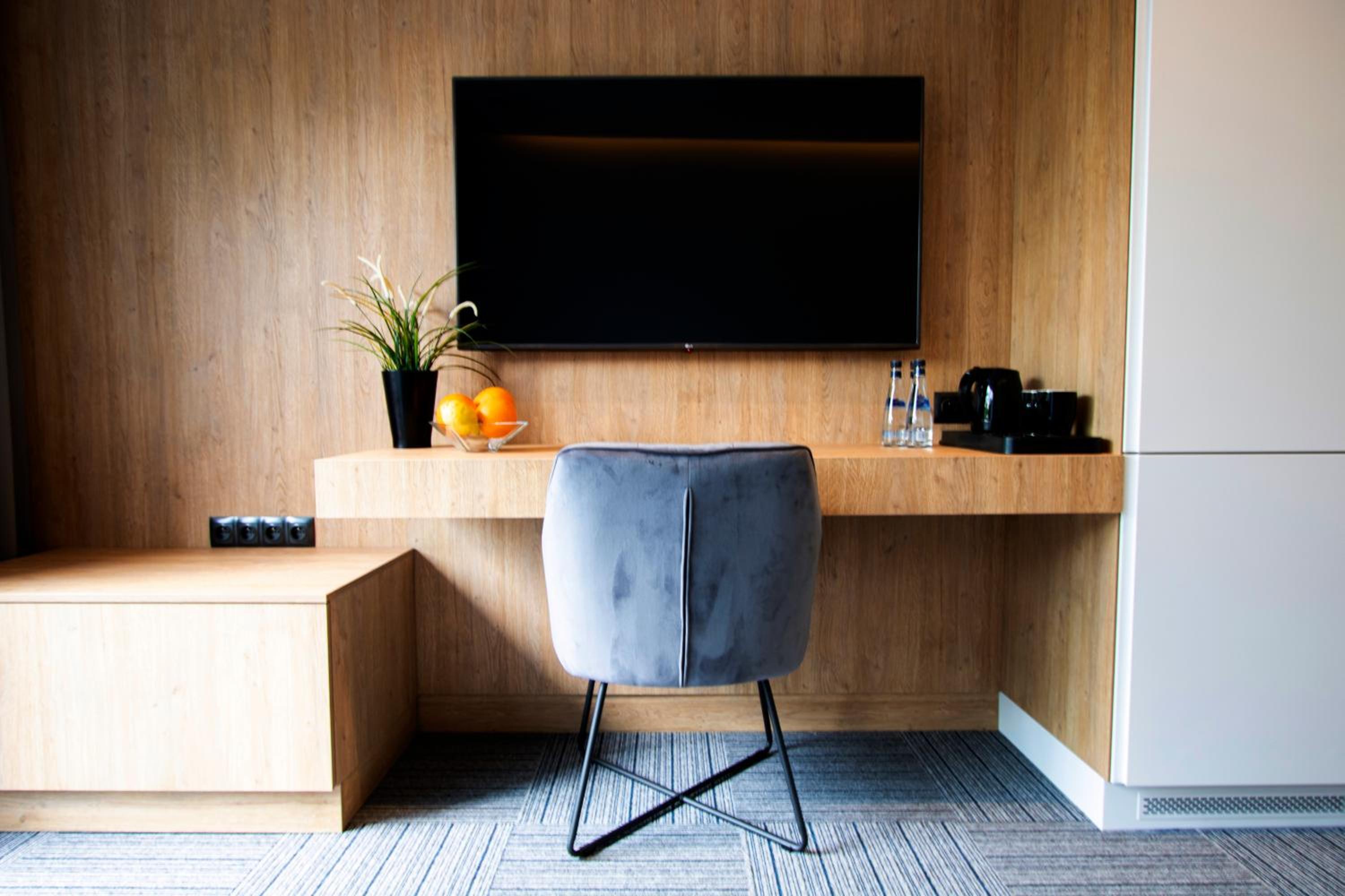 Apartment with Terrace - Photo 9