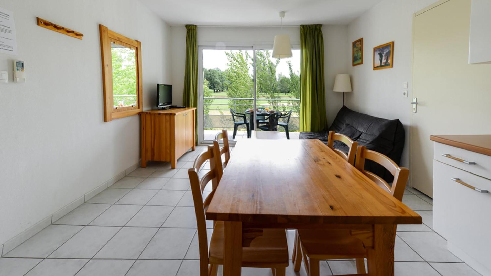 One-Bedroom Apartment (4 Adults) - Photo 9